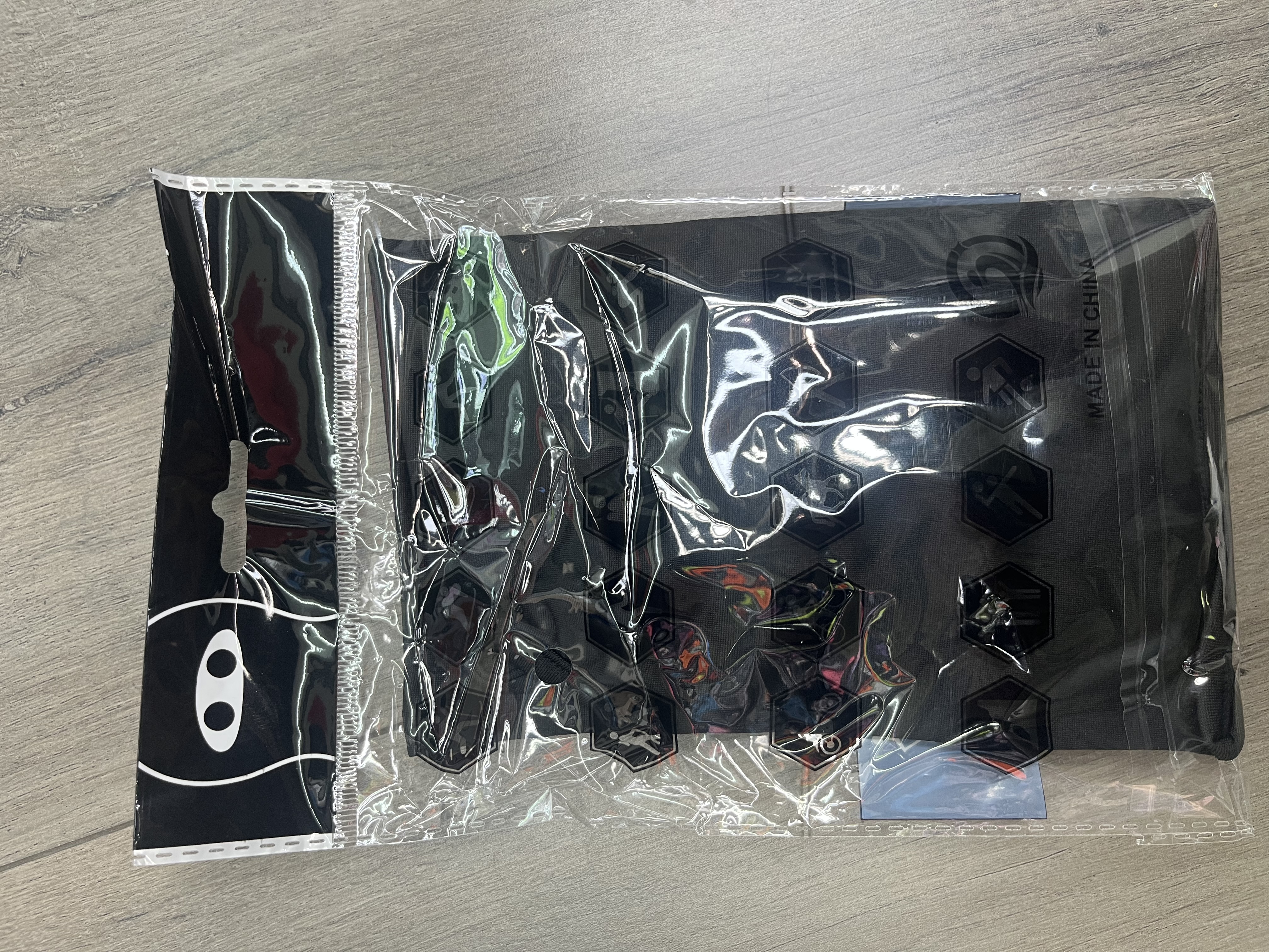 夏季摩托车头套牛奶丝 有单孔 三孔 两孔 价格不等私聊细节图