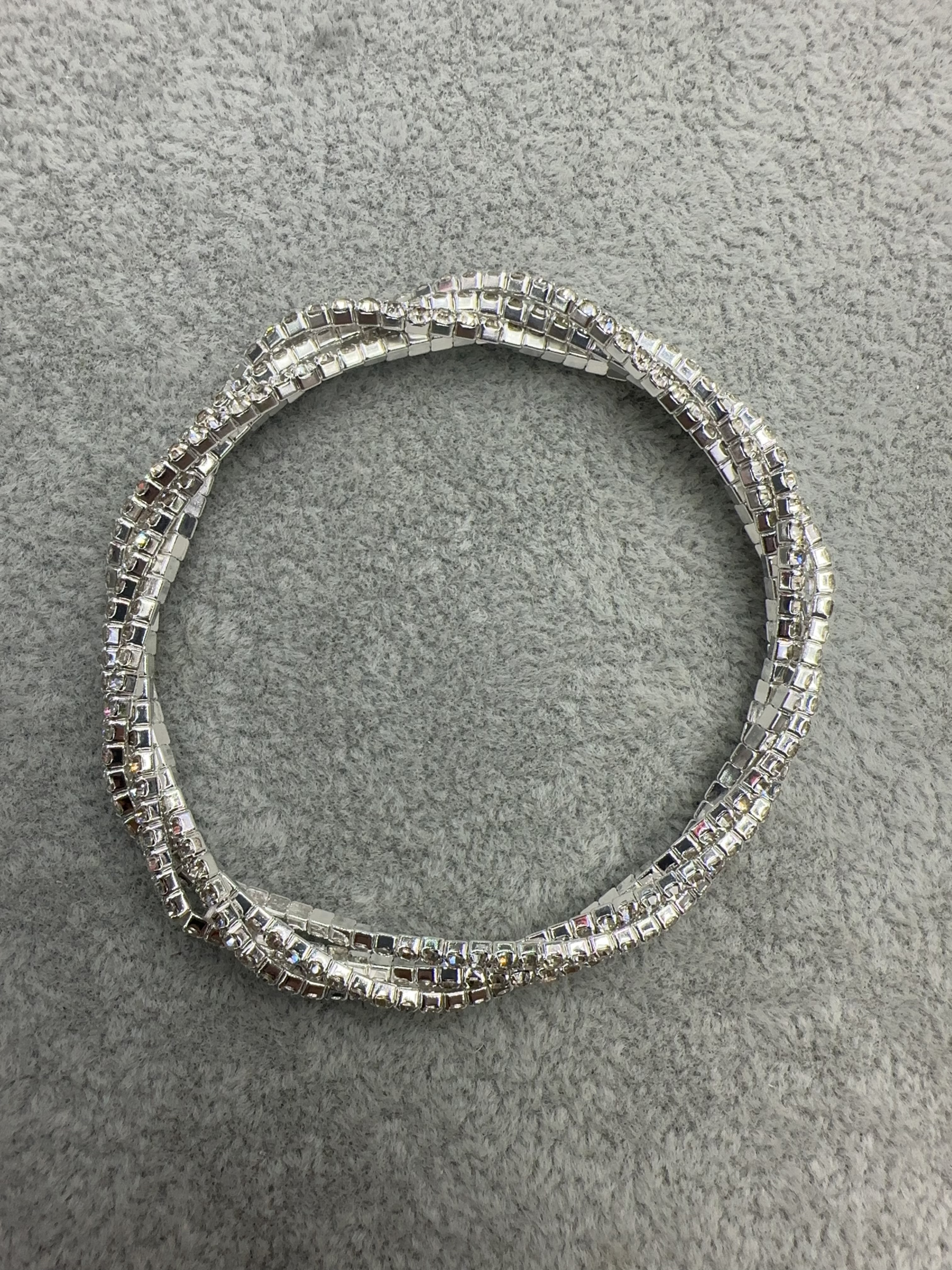 Multi-layer full diamond bracelet, light luxury, niche and exquisite bracelet, twist bracelet, women's bracelet, woven bracelet, water diamond elastic bracelet, 4-piece woven bracelet Application Scenario