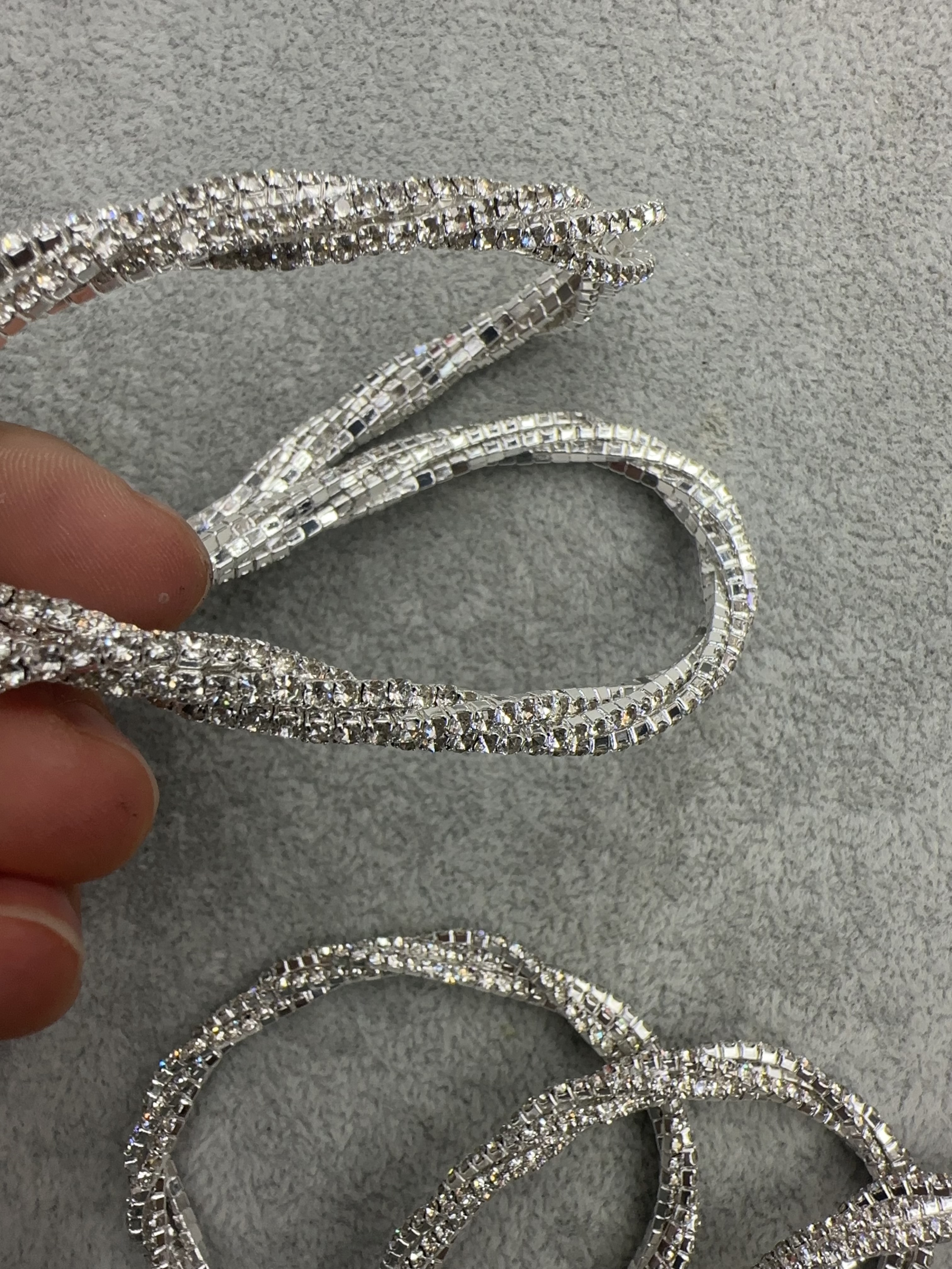 Multi-layer full diamond bracelet, light luxury, niche and exquisite bracelet, twist bracelet, women's bracelet, woven bracelet, water diamond elastic bracelet, 4-piece woven bracelet Specification image