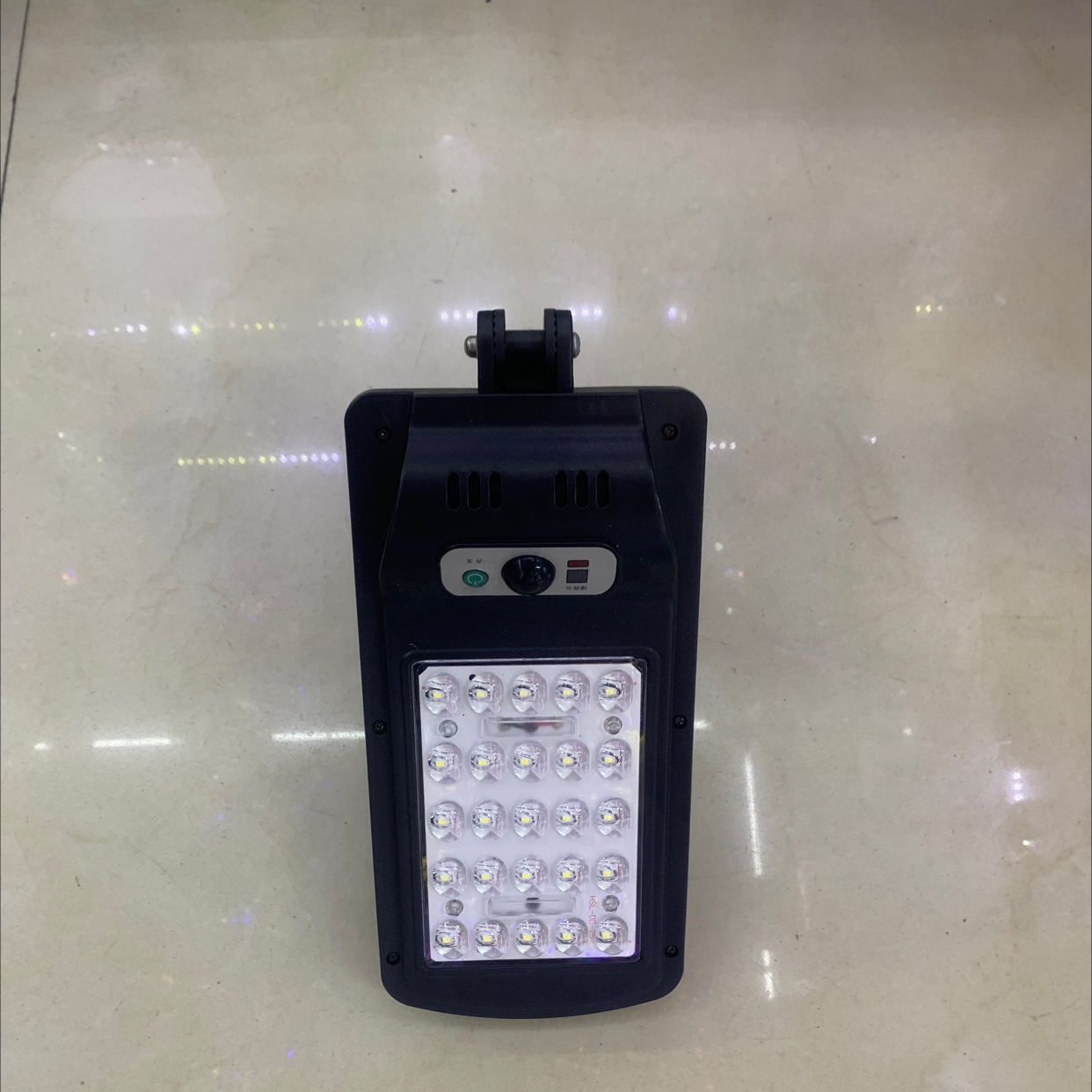 太阳能LED感应灯，节能高效，户外安防好帮手头灯照明灯夜灯户外