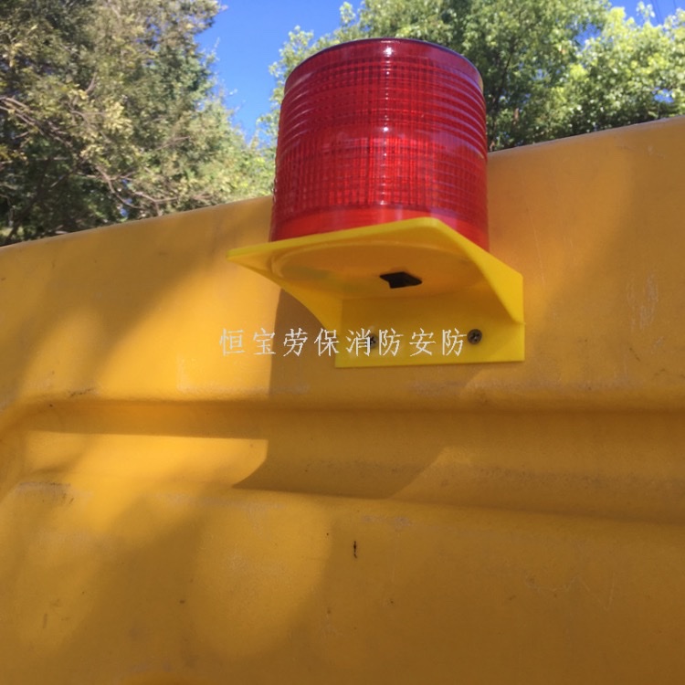 交通路锥路障太阳能爆闪灯 太阳能警示灯led频闪灯 厂家批发