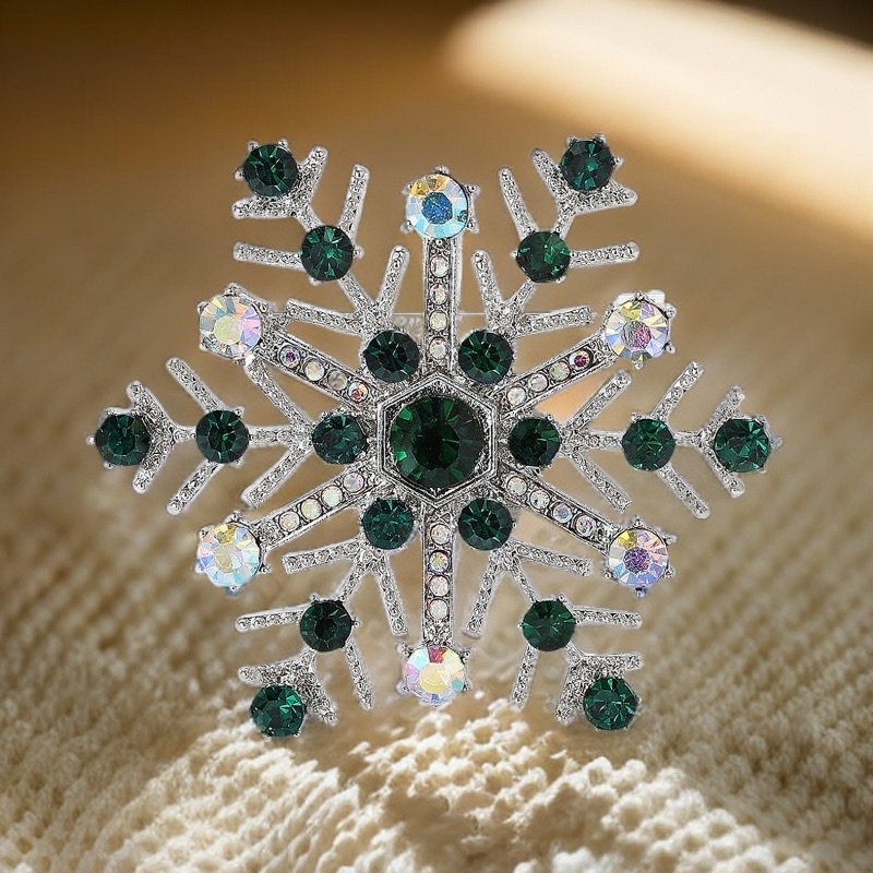 Cross-border high-end diamond-encrusted snowflake brooch, women's light luxury fashion, versatile and high-end style suit coat corsage details Picture