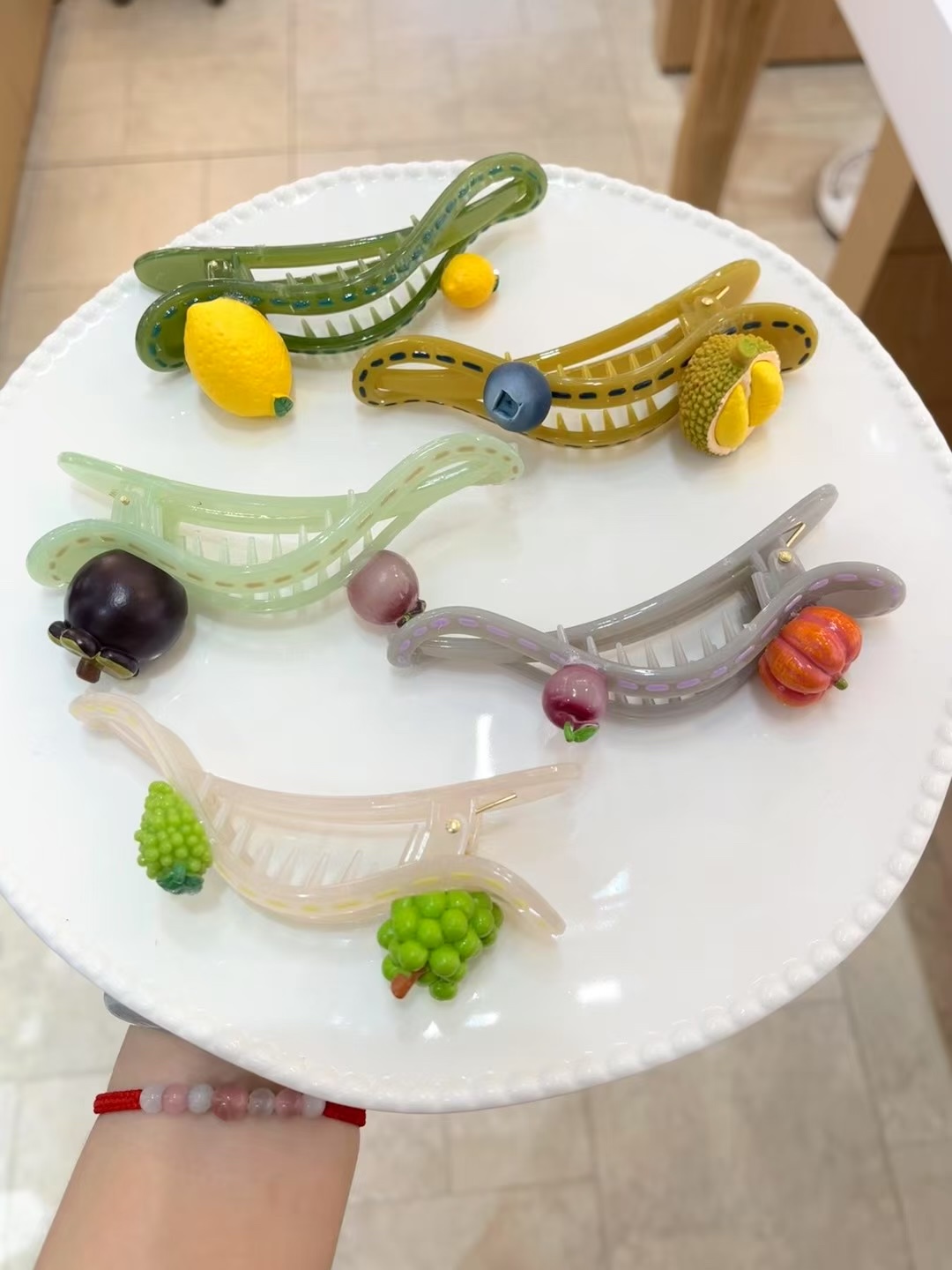 Colorful And Diverse Simulated Fruit Lazy Person's Hair Clips details Picture