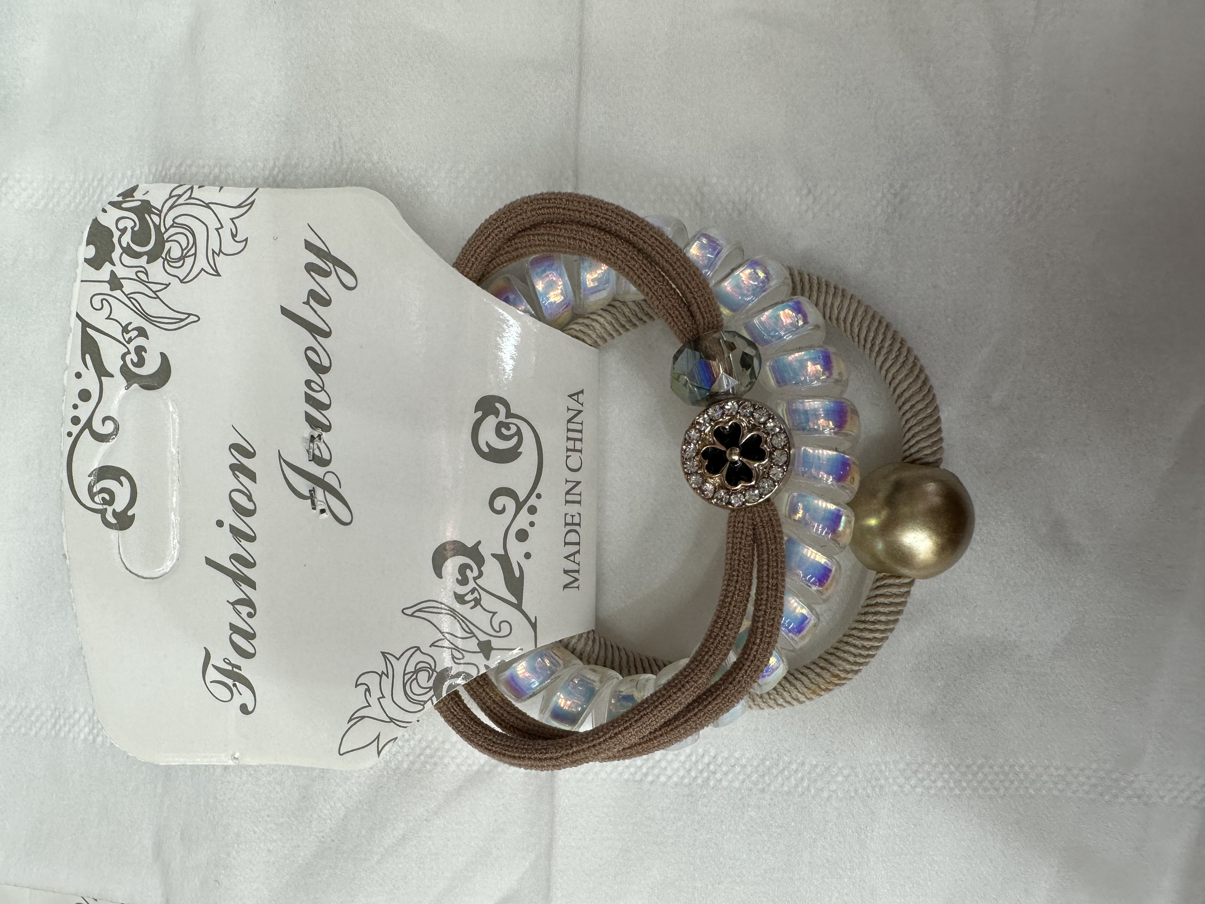 Fashionable hair bands, headbands, large intestine rings, diamond balls, decorative hair accessories, hair accessories, and hair ties are available in multiple colors