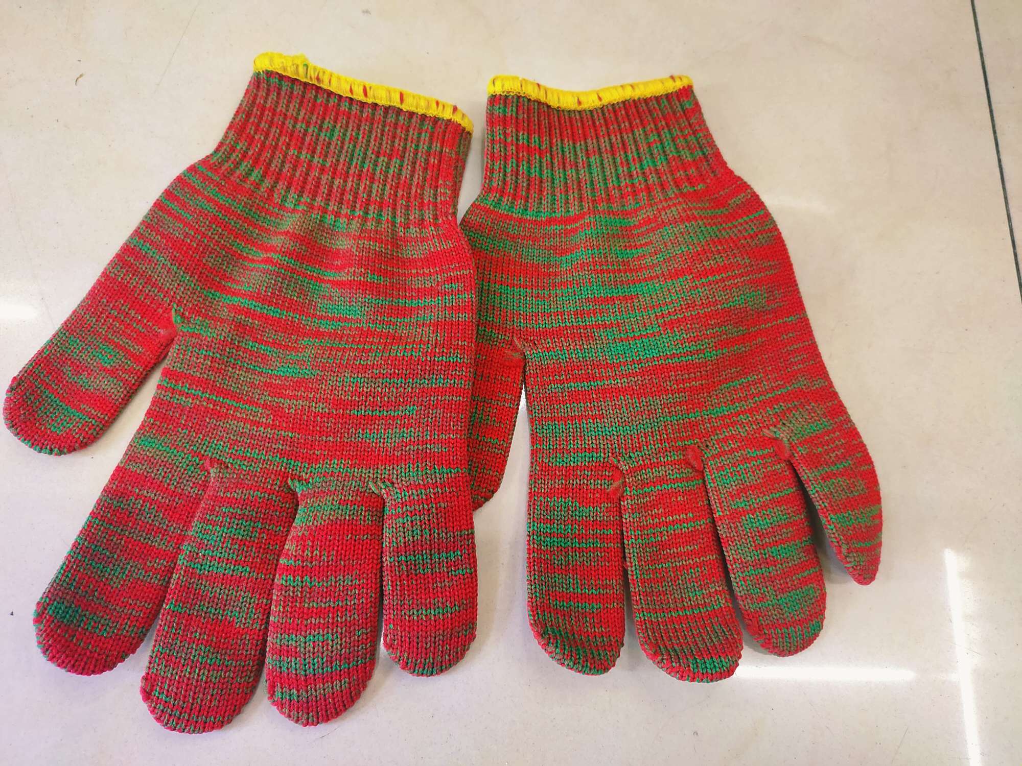 作业手套 实用耐用 精致美观棉纱手套系列红色01