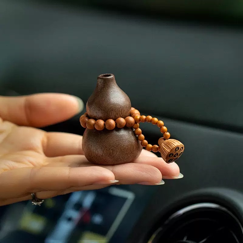 木车载胡桃木汽车香薰香水扩香精油出风口葫芦车内摆件檀香扩香器