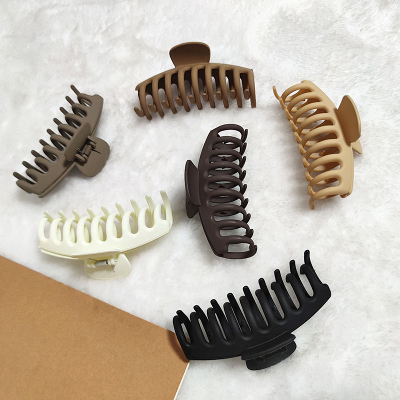 Simple and elegant matte large frame hair bun, shark hair clip, back head clip, versatile grab clip, bath hair accessory details Picture