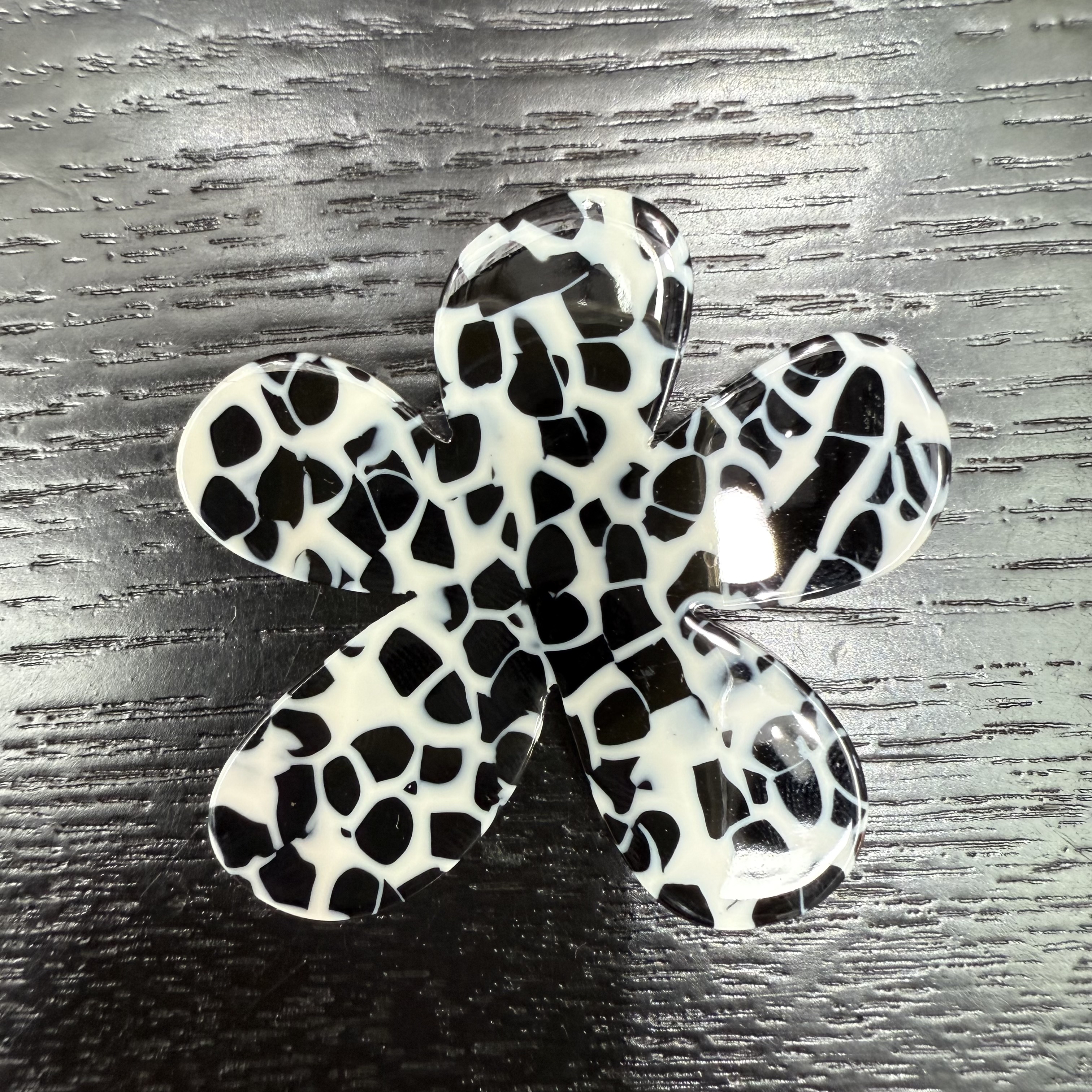 Black and white spotted flower earring accessories acetate board earring accessories details Picture