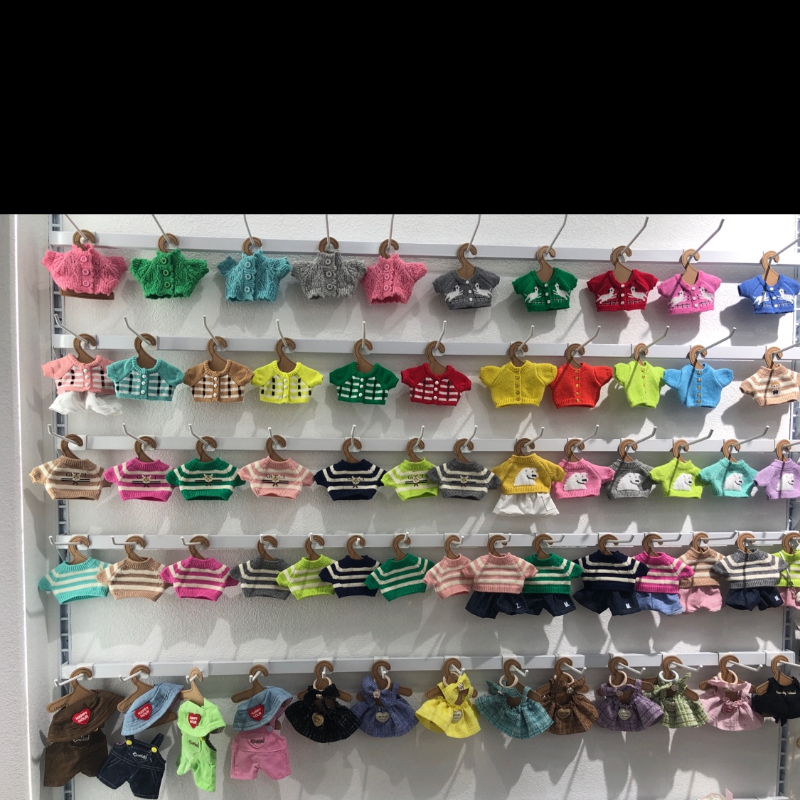 Children's clothing pendants and accessories are single-sided