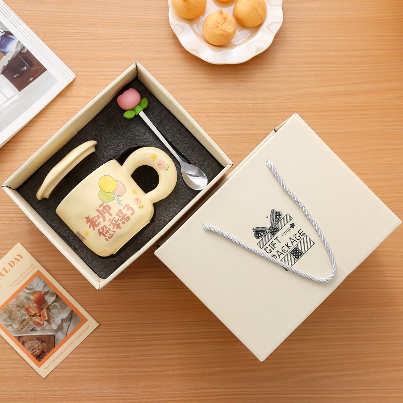 Teachers' Day cup gift for teachers, with lid and spoon, gift box packaging detail image 6