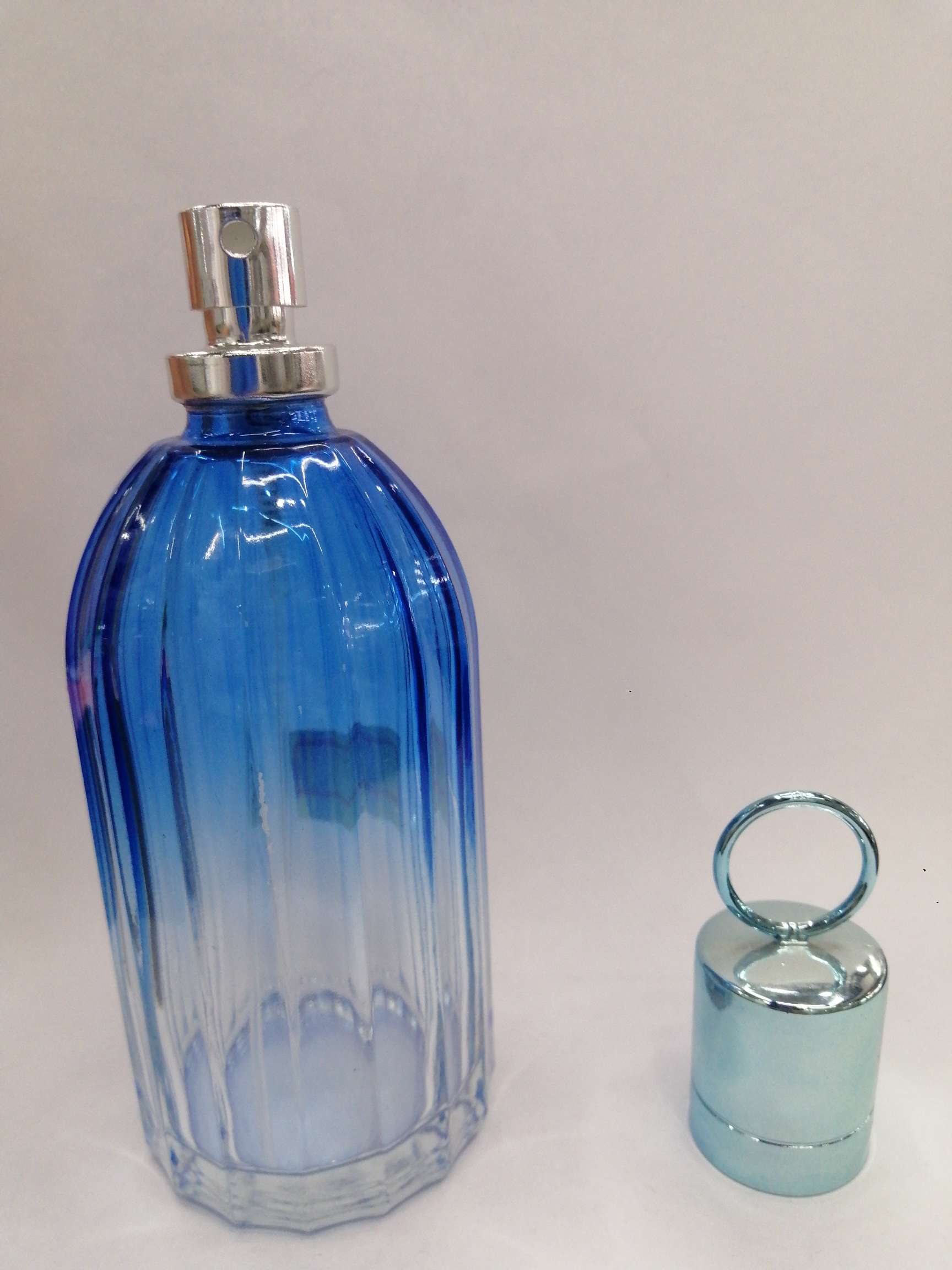 渐变色香水瓶 玻璃02