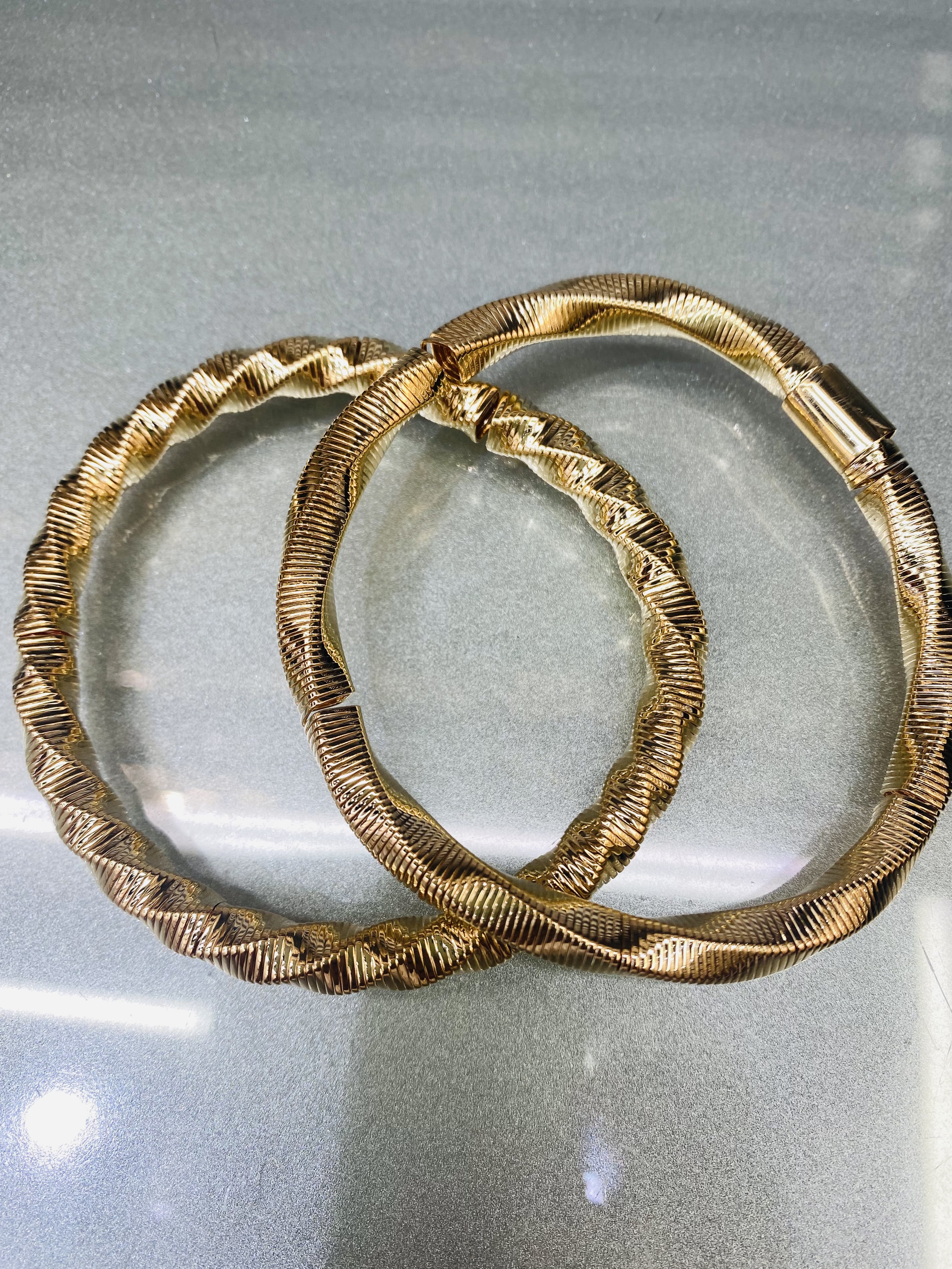 A fashionable and simple ladies' bracelet accessory, a trendy and versatile bracelet Item Picture
