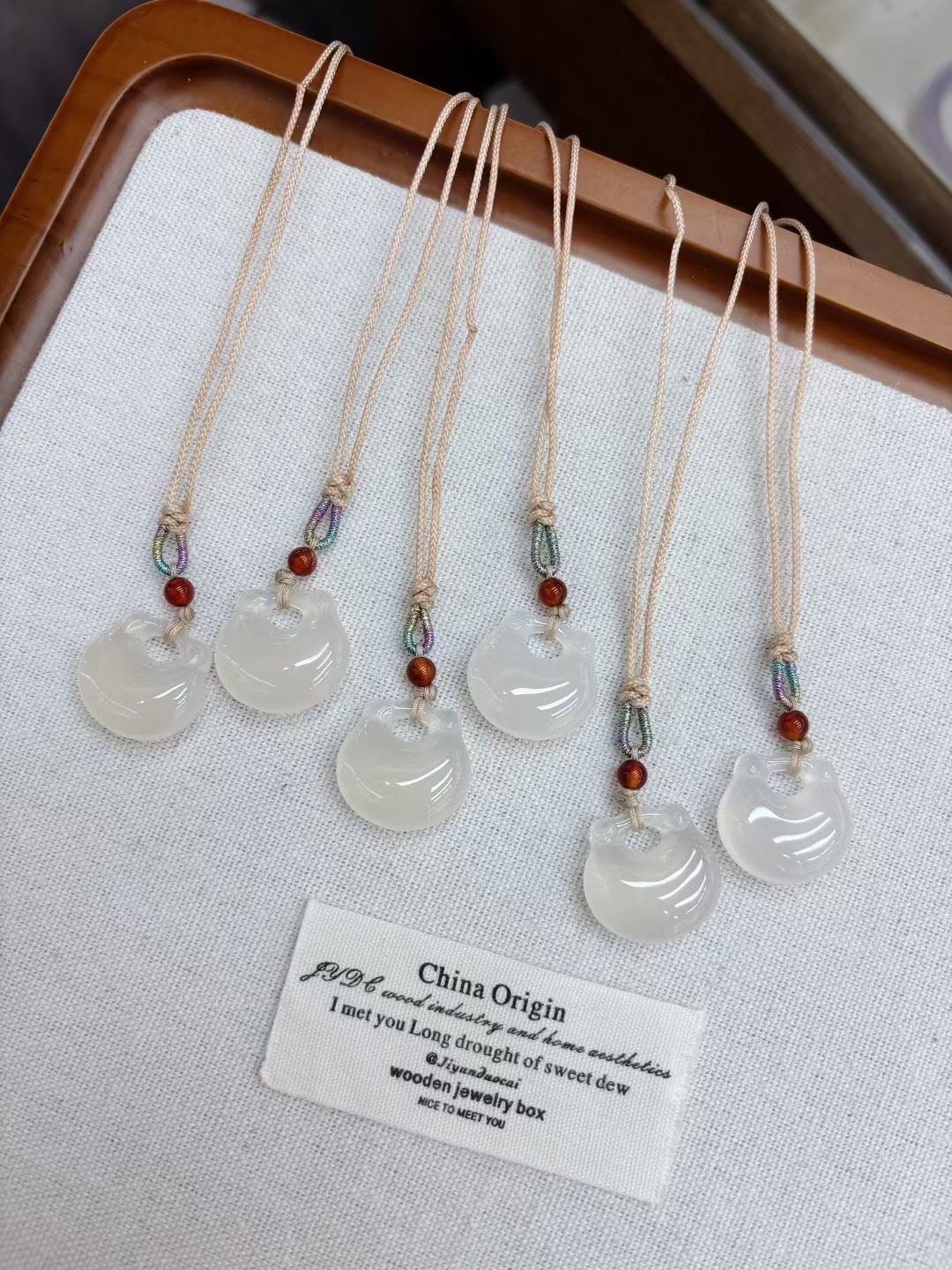 The chalcedony high ice lucky bag necklace is brimming with good fortune and brings happiness to every generation. A bestseller on Xiaohongshu details Picture