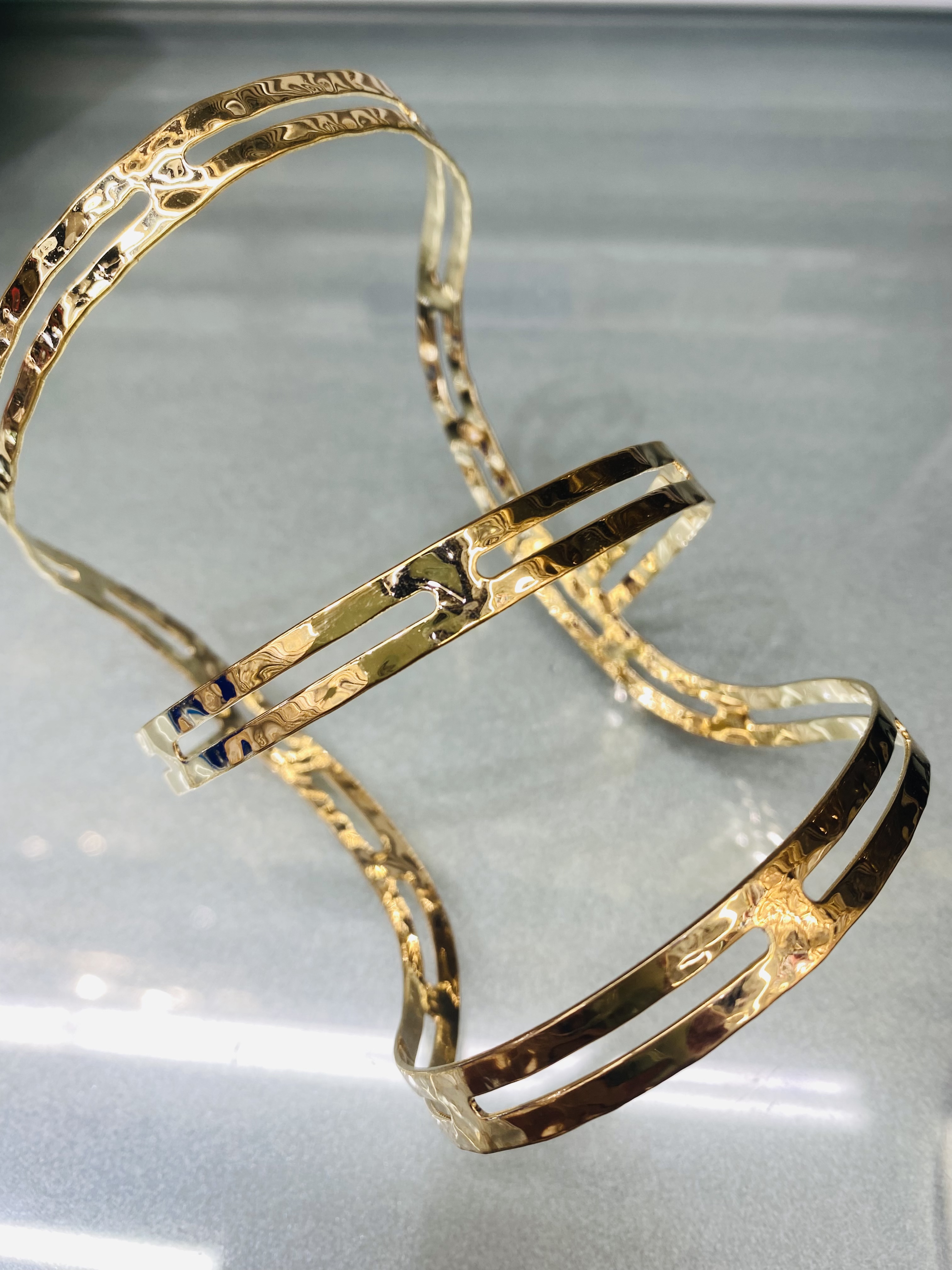 A new fashionable and elegant women's bracelet accessory Application Scenario