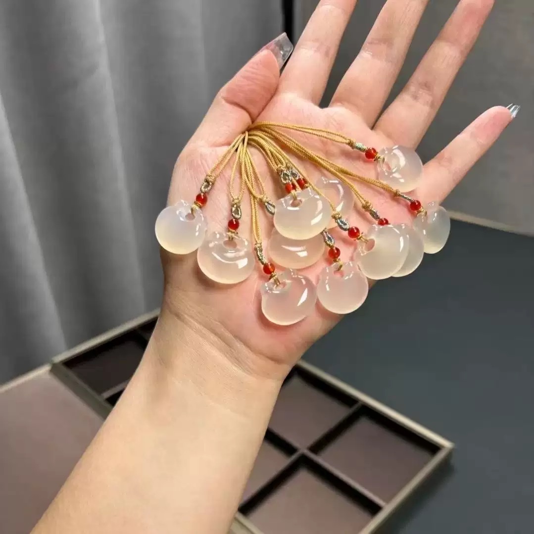 玉髓高冰福袋项链，福运满满，代代有福。小红书爆款