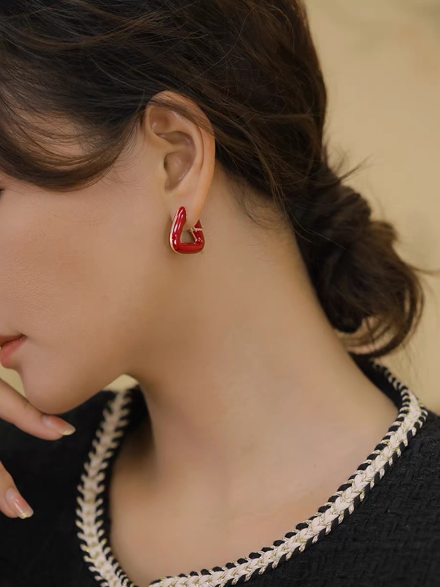 Korean-style fashionable, elegant, casual and versatile oil-dropping earrings, anti-allergy earrings details Picture