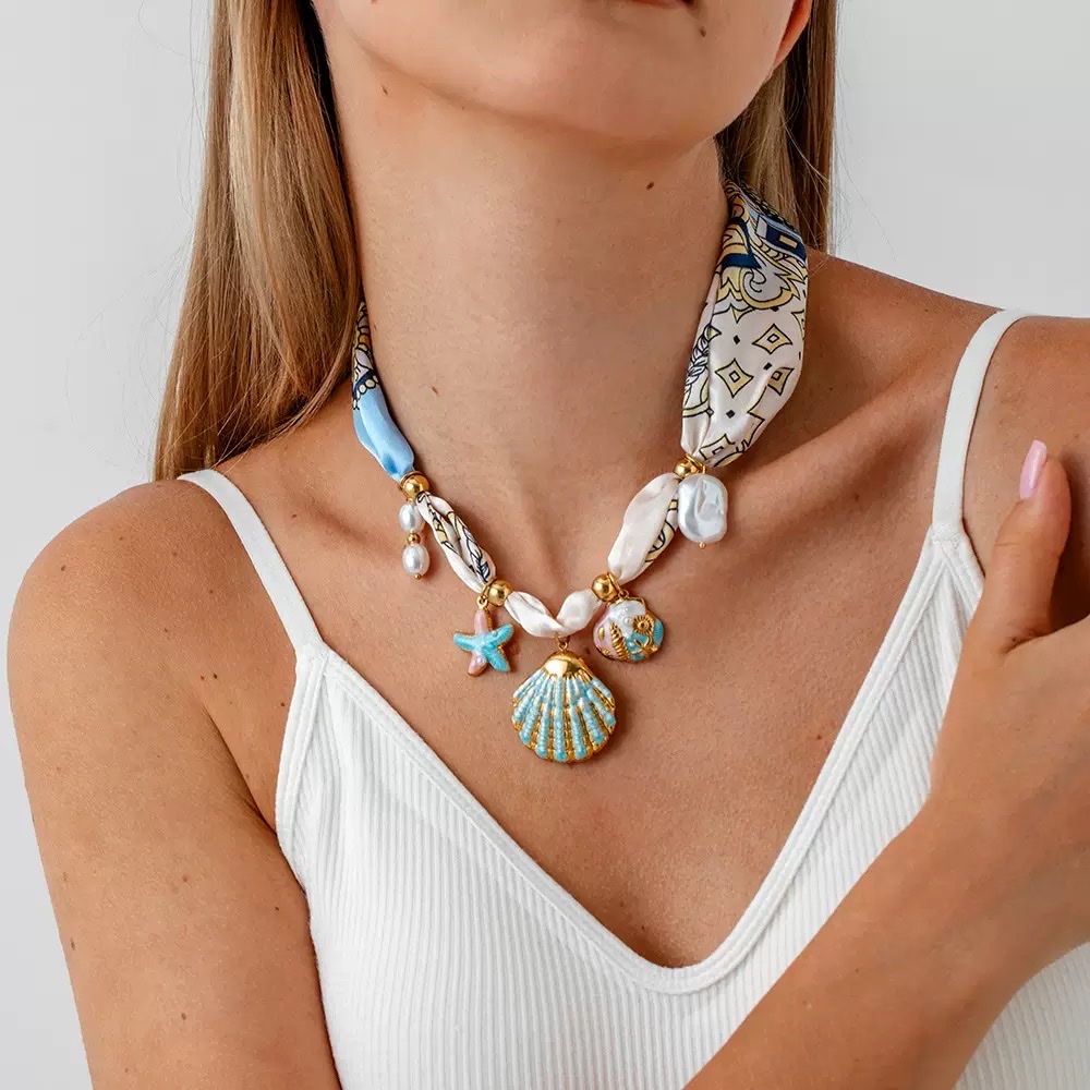 European and American niche light luxury pearl shell starfish silk scarf necklace, ocean-style scarf and necklace, Bohemian accessories, stainless steel necklace and silk scarf