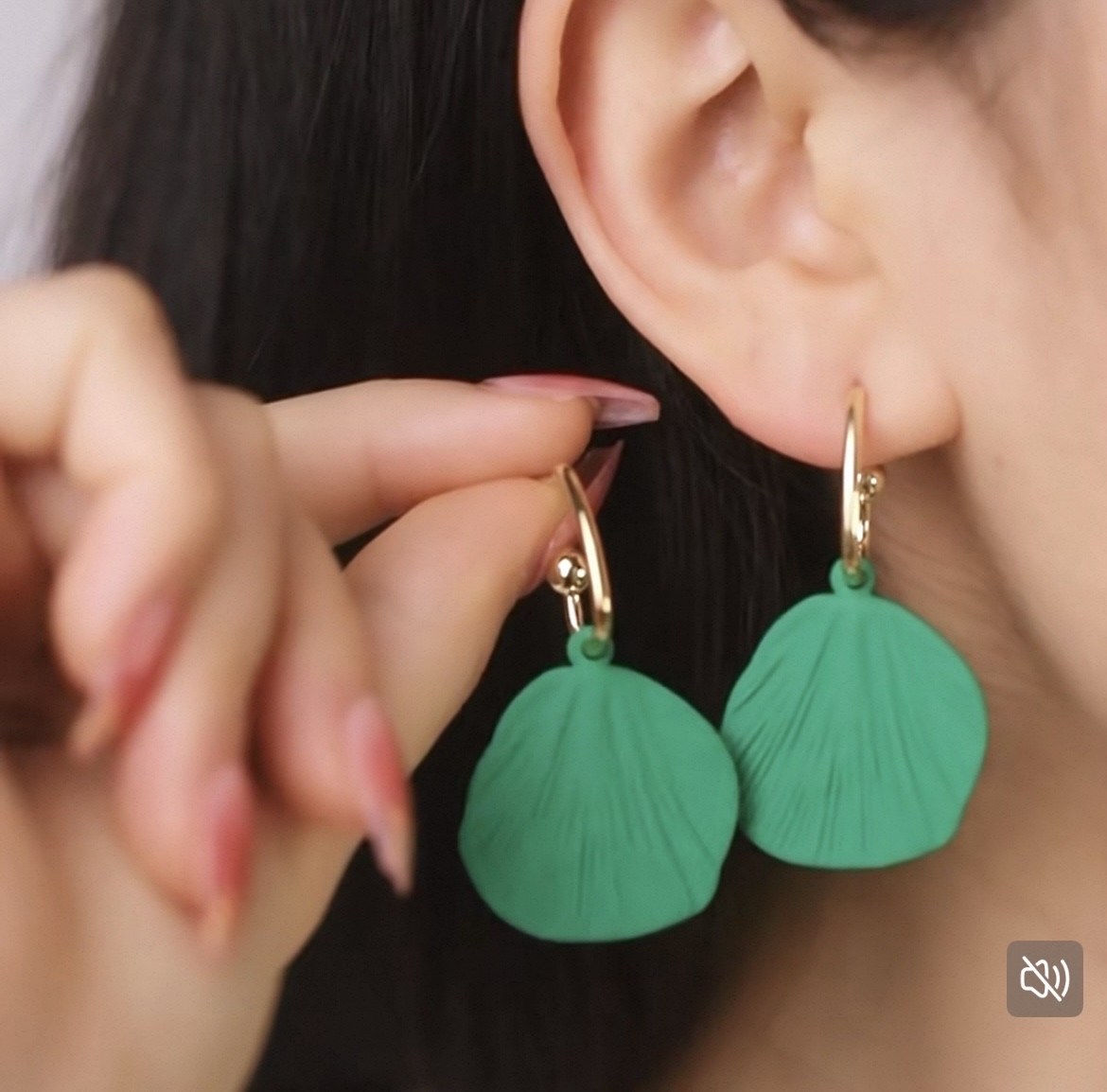 S925 Silver Needle Personalized geometric Retro light green earrings, 2025 new style exaggerated and elegant earrings, earrings and stud earrings Item Picture