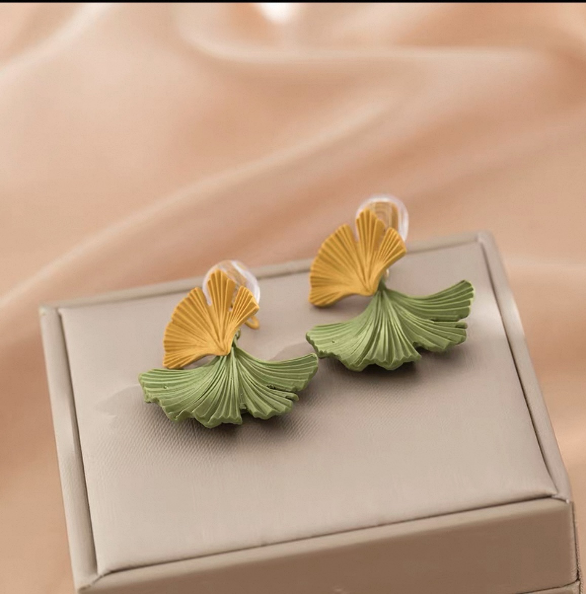 S925 Silver Needle Personalized geometric Retro light green earrings, 2025 new style exaggerated and elegant earrings, earrings and stud earrings detail image 5