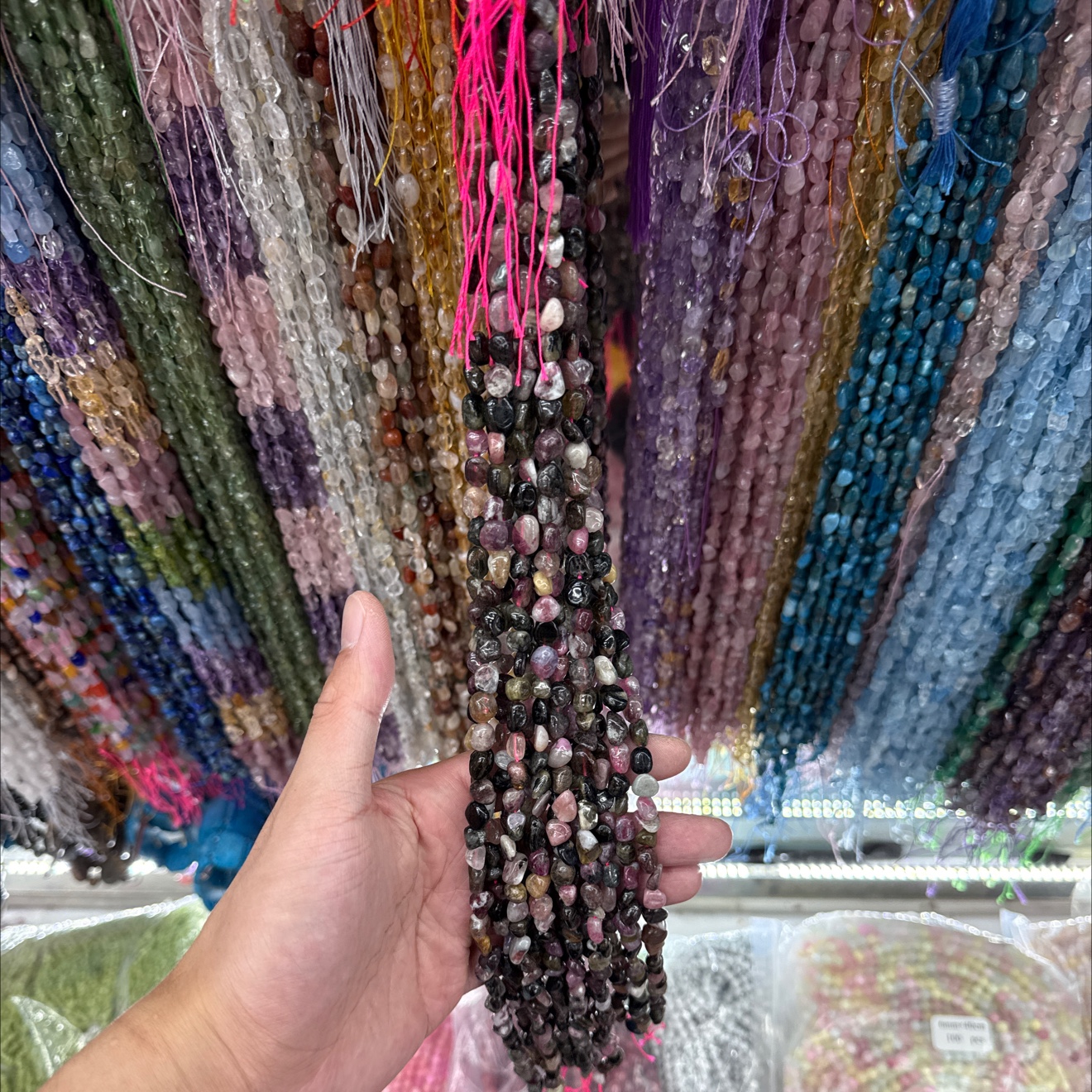 随形碧玺DIY手链 独特设计 精美工艺 环保材料 手工制作 珠宝首饰产品图