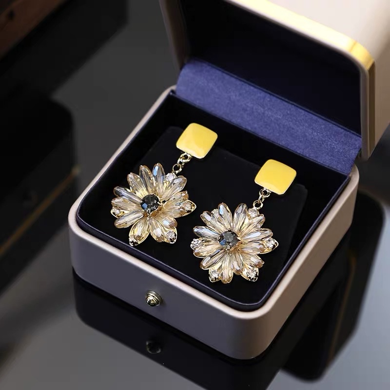 Korean-style fashionable crystal small flower oil drop earrings, high-end and versatile