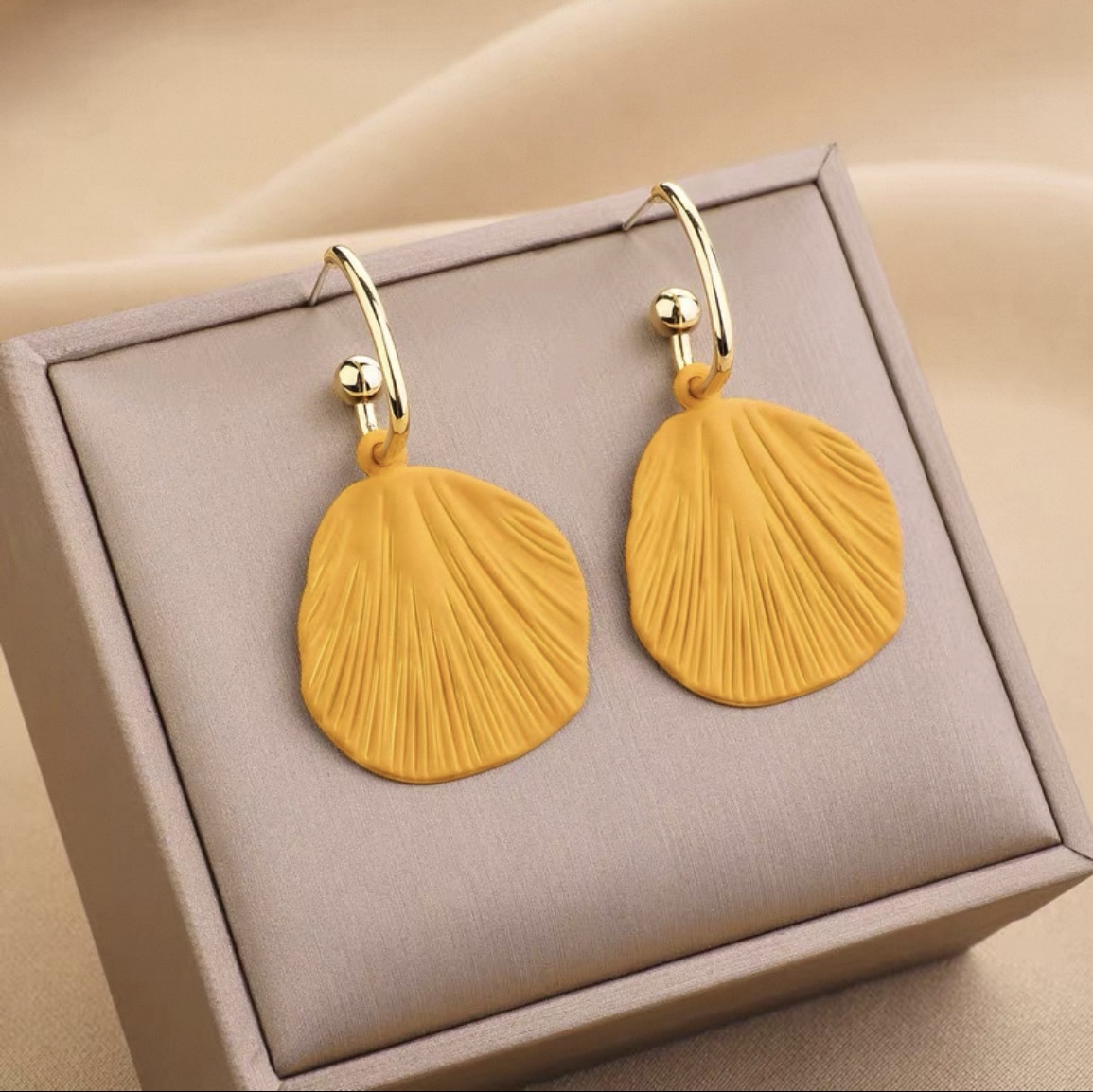 S925 Silver Needle Personalized geometric Retro light green earrings, 2025 new style exaggerated and elegant earrings, earrings and stud earrings detail image 4