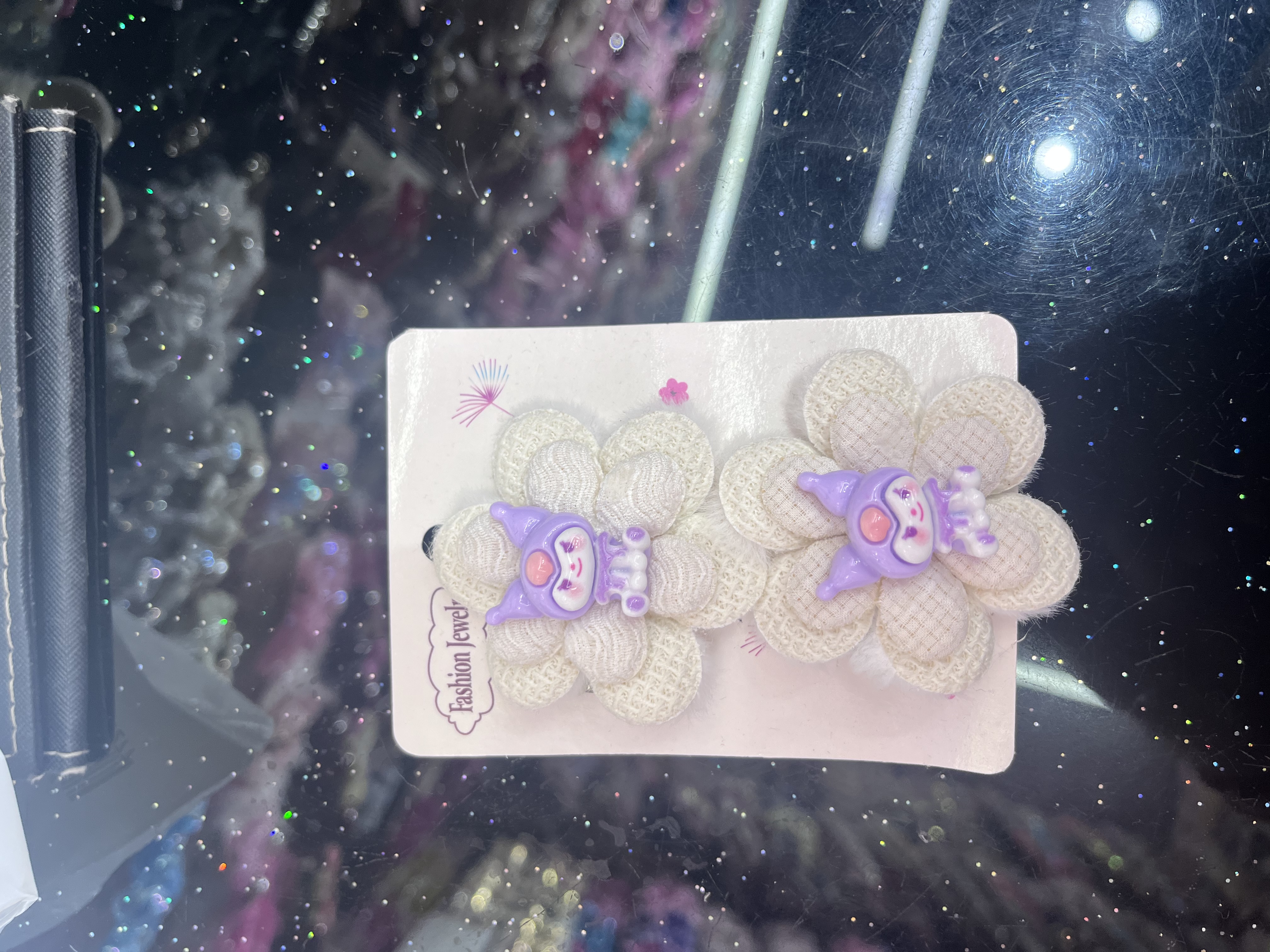 	1.	碎花布艺夹：柔棉印小雏菊，包边不磨肤，夹侧边碎发/刘海，搭碎花裙、白衬衫，夏日戴满是清新元气，日常通勤约会都适配。wp
