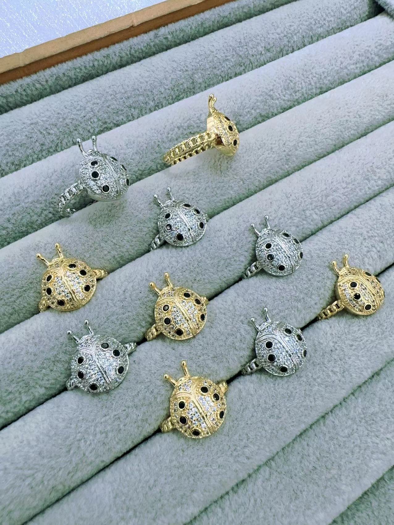 Nuevo anillo insecto bicolor lady seven star 🐞 ring details Picture