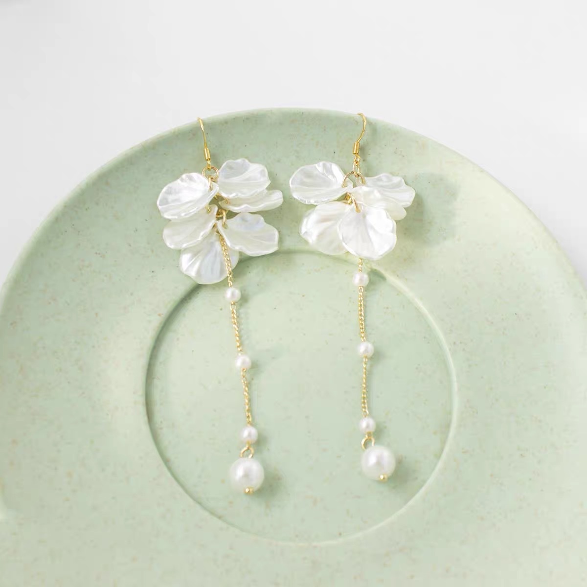 仙气长款贝壳珍珠流苏耳环时尚高级感简约珍珠无耳洞耳夹适合圆脸