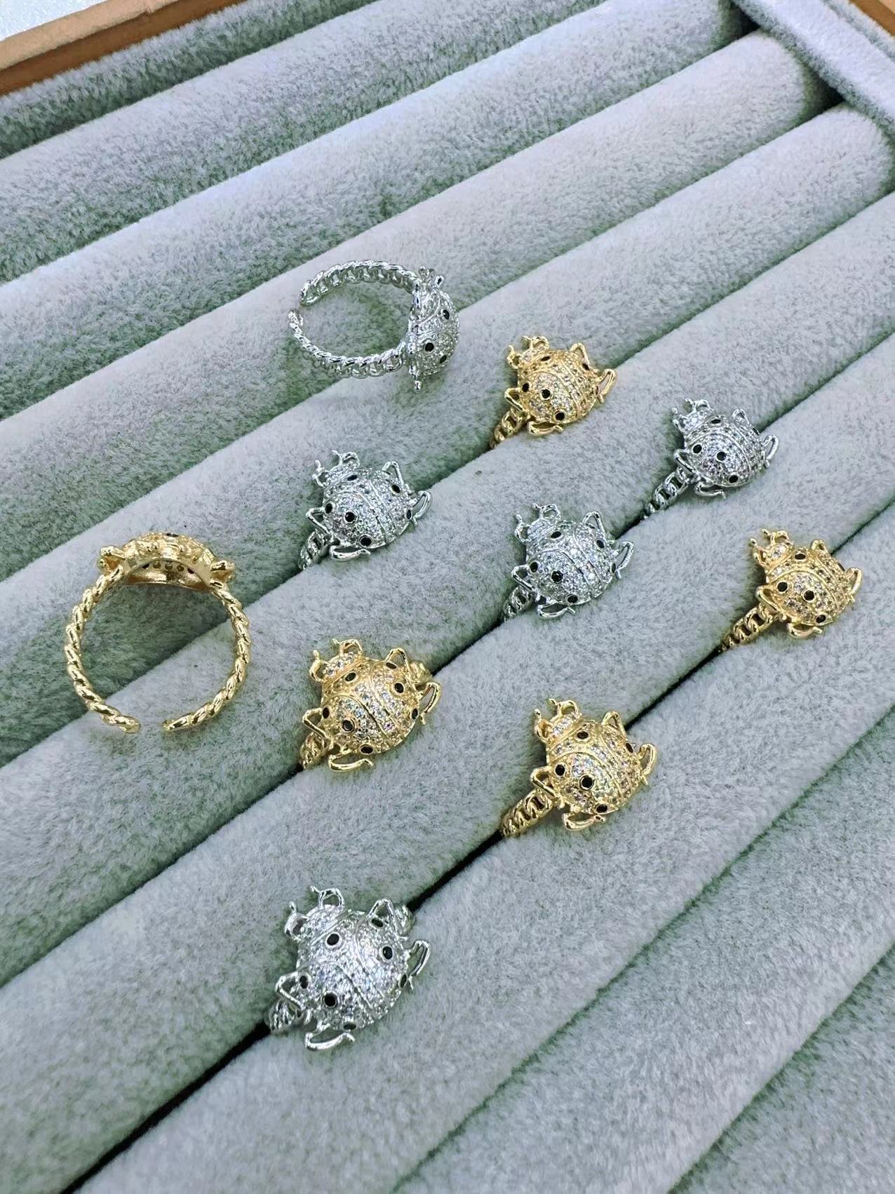 Nuevo anillo insecto bicolor lady seven star 🐞 ring detail image 2
