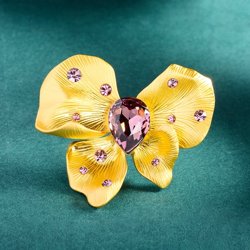 0114 European and American style retro large butterfly high-end alloy imitation crystal brooch, cross-border exaggerated brooch, coat pin accessory, Omar accessory, handcrafted brooch, rose brooch, brooch, pearl linen