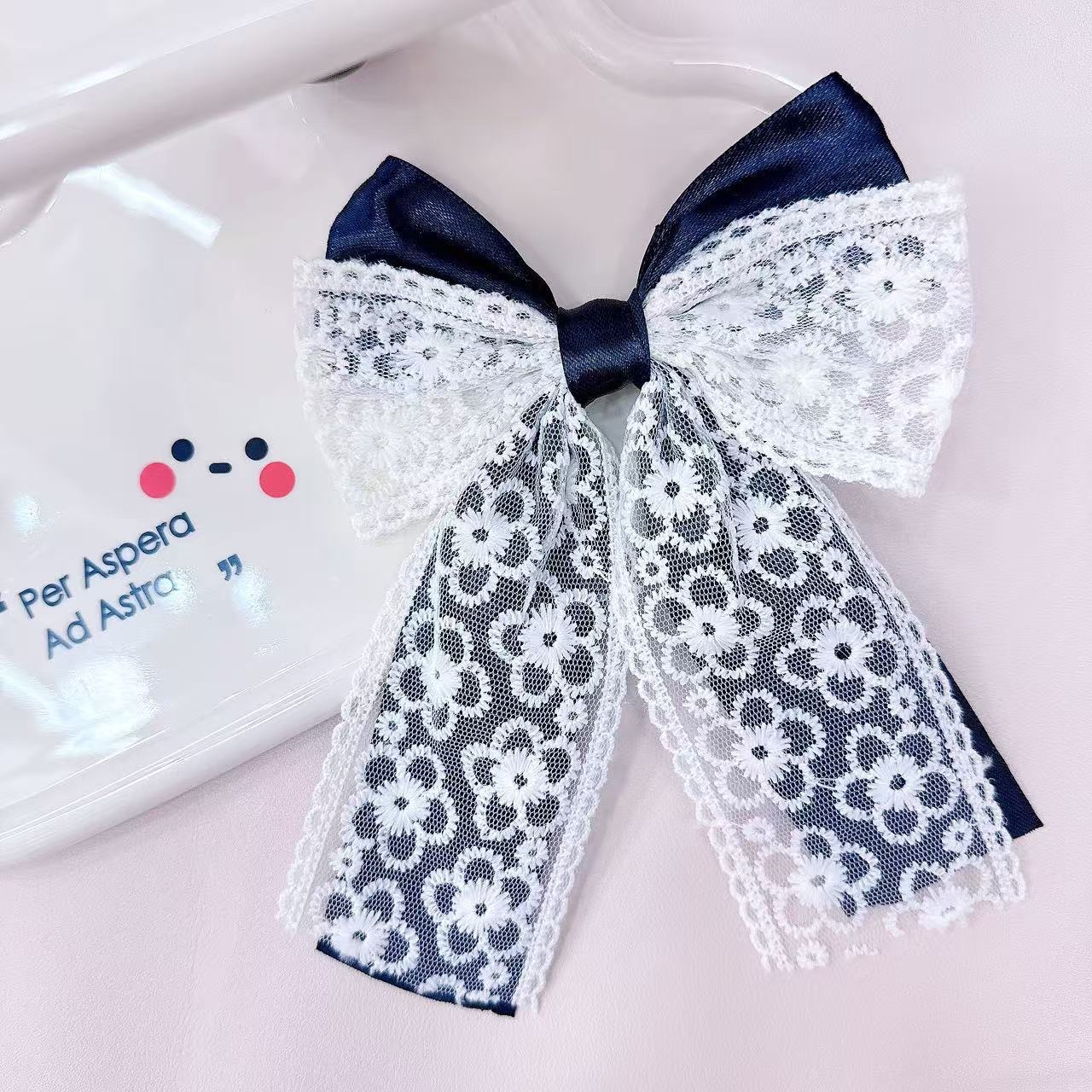 Korean-style lace bow hair clips, elegant and super fairy-like girl bow ribbon duckbill clips details Picture