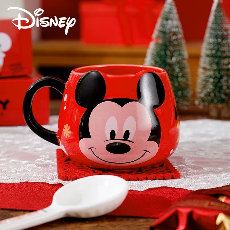 Disney genuine ceramic tableware, ceramic handicrafts, ceramic gift cups, Disney Mickey Red Joy Tableware set of 6 pieces, one-person dining children's tableware set, creative birthday gift box Application Scenario