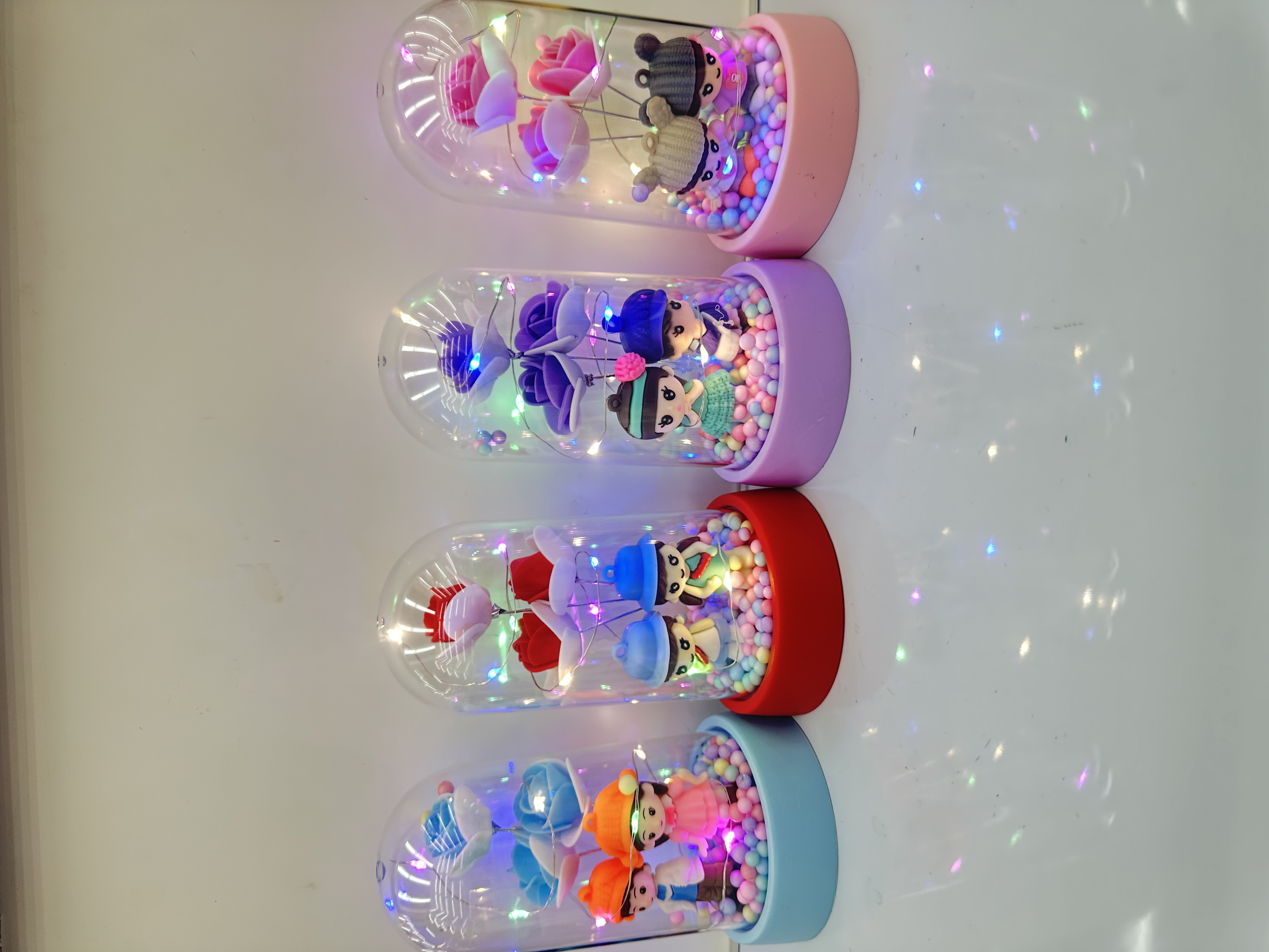 Пять цветков в пластиковом футляре Item Picture