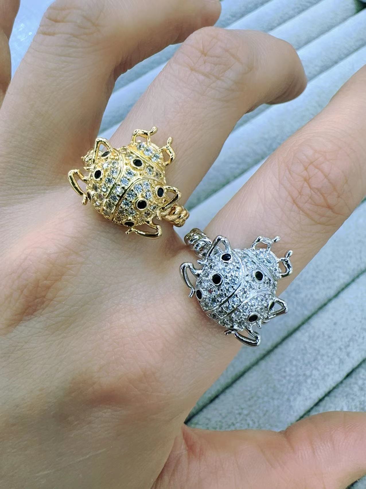 Nuevo anillo insecto bicolor lady seven star 🐞 ring Item Picture