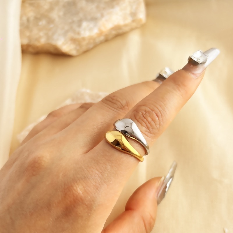 欧美跨境尾戒不掉色简约光面18k金不锈钢戒指时尚小众设计感饰品戒指