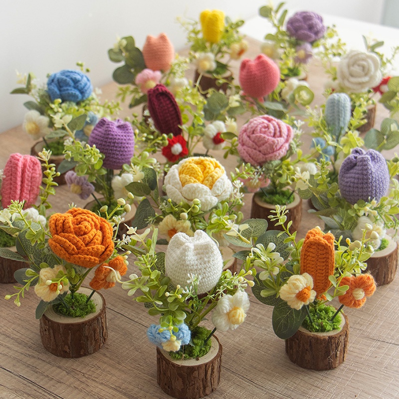 Cross-border hand-crocheted tulip small potted plant artificial flower desktop decoration, knitted flower, Teachers' Day gift flower