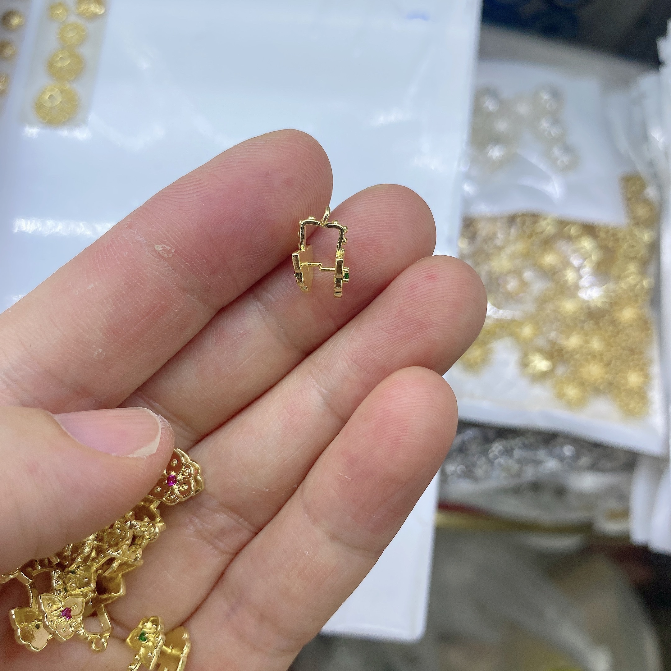 Copper-plated real gold high color retention melon seed buckle butterfly style 7.5×13mm detail image 3