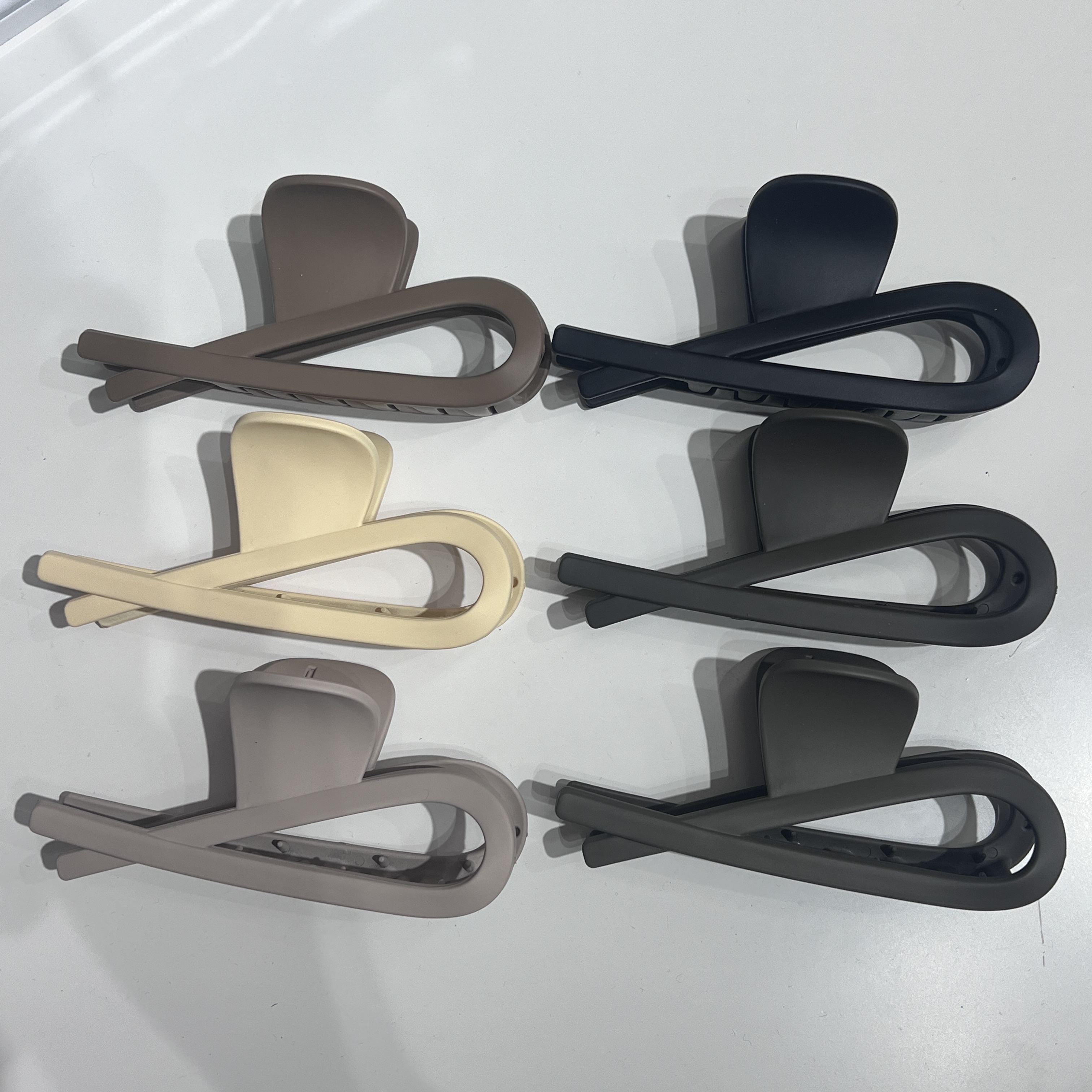 High-end, matte coffee color, large hairpin, women's hairpin, 2025 new shark clip headwear, hairpin Specification image