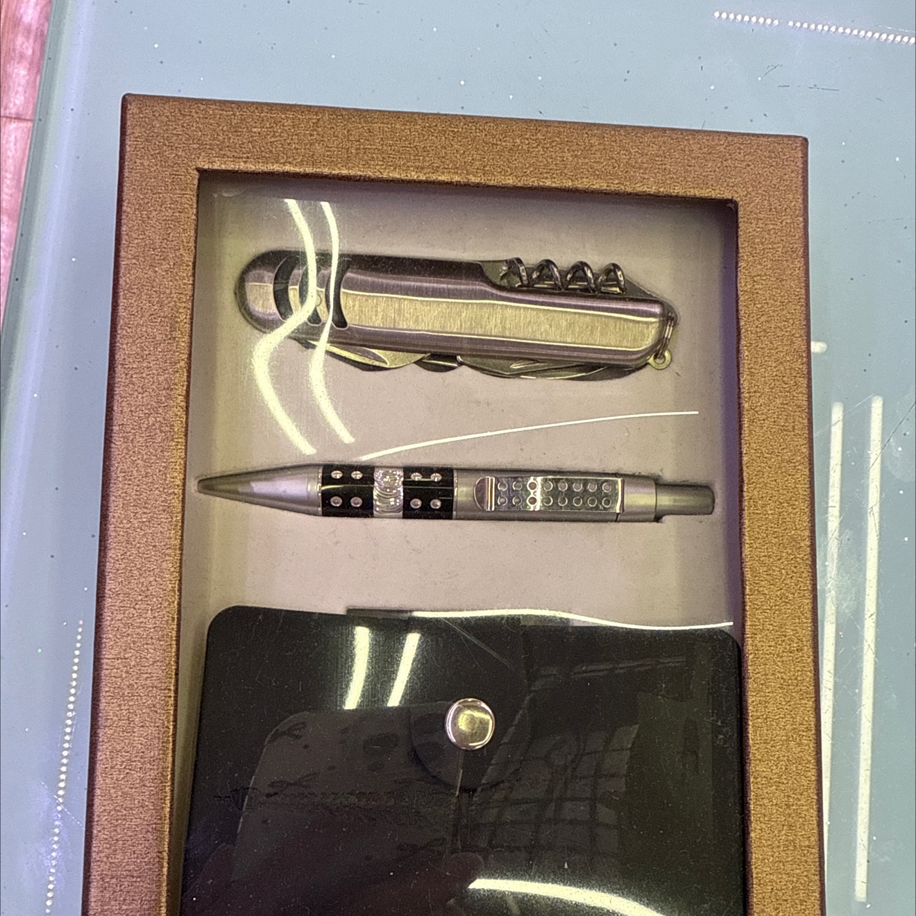 商务套装金属工艺品