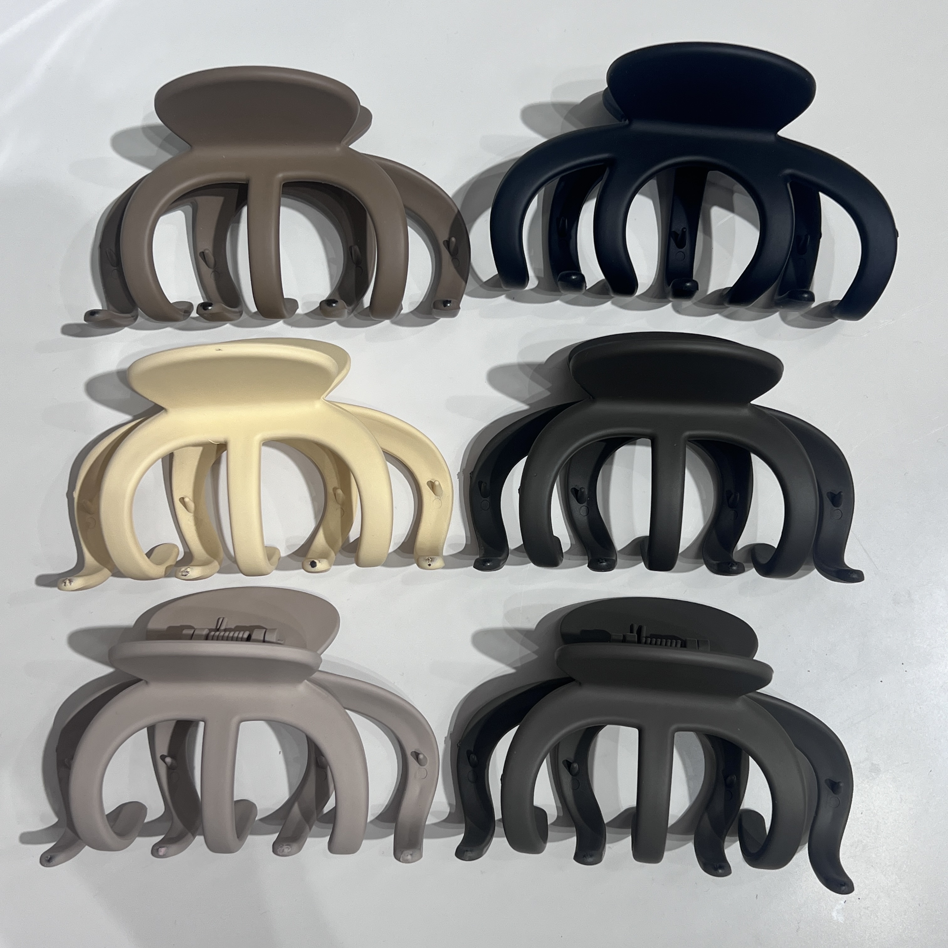 High-end, matte coffee color, large hairpin, women's hairpin, 2025 new shark clip headwear, hairpin Item Picture