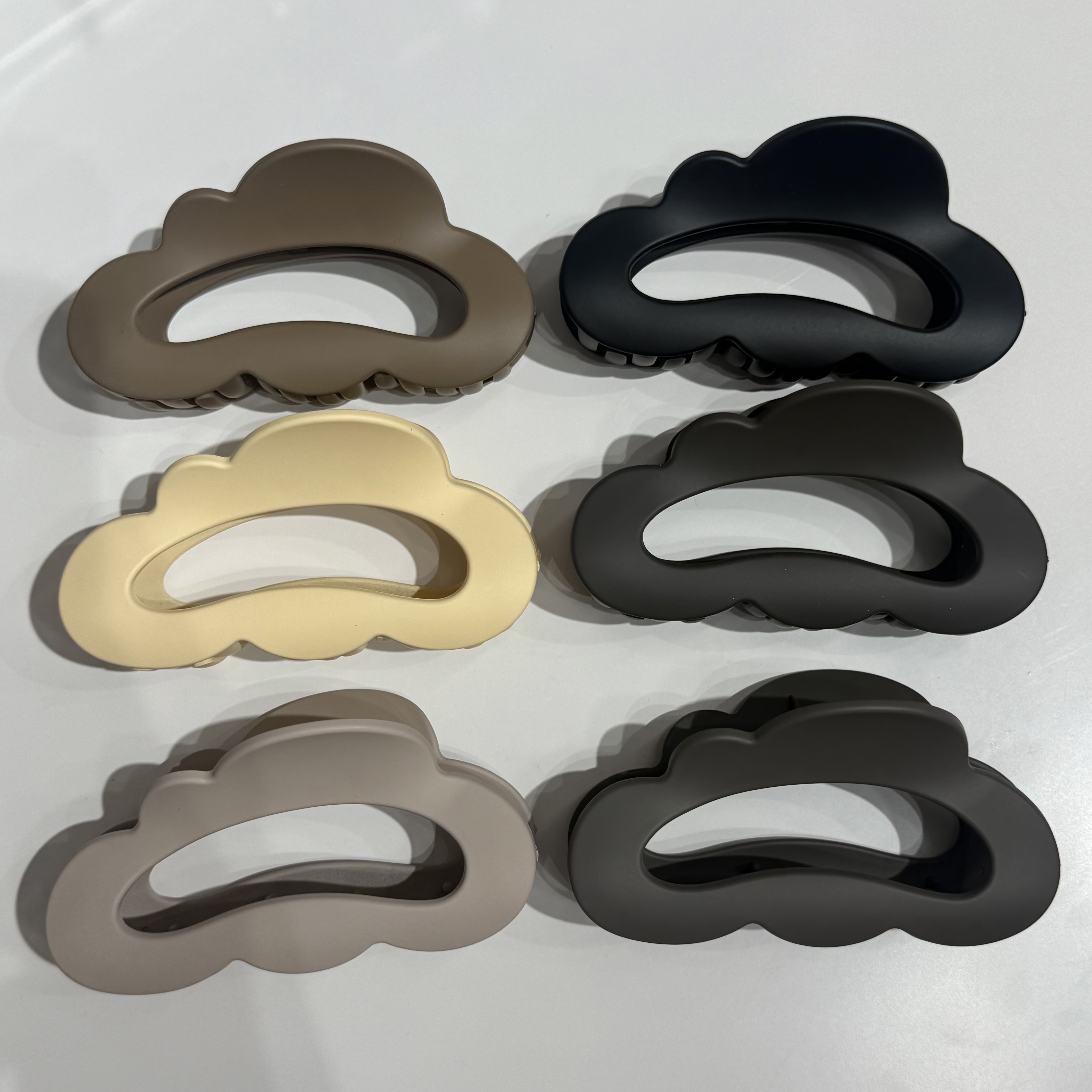 High-end, matte coffee color, large hairpin, women's hairpin, 2025 new shark clip headwear, hairpin detail image 4