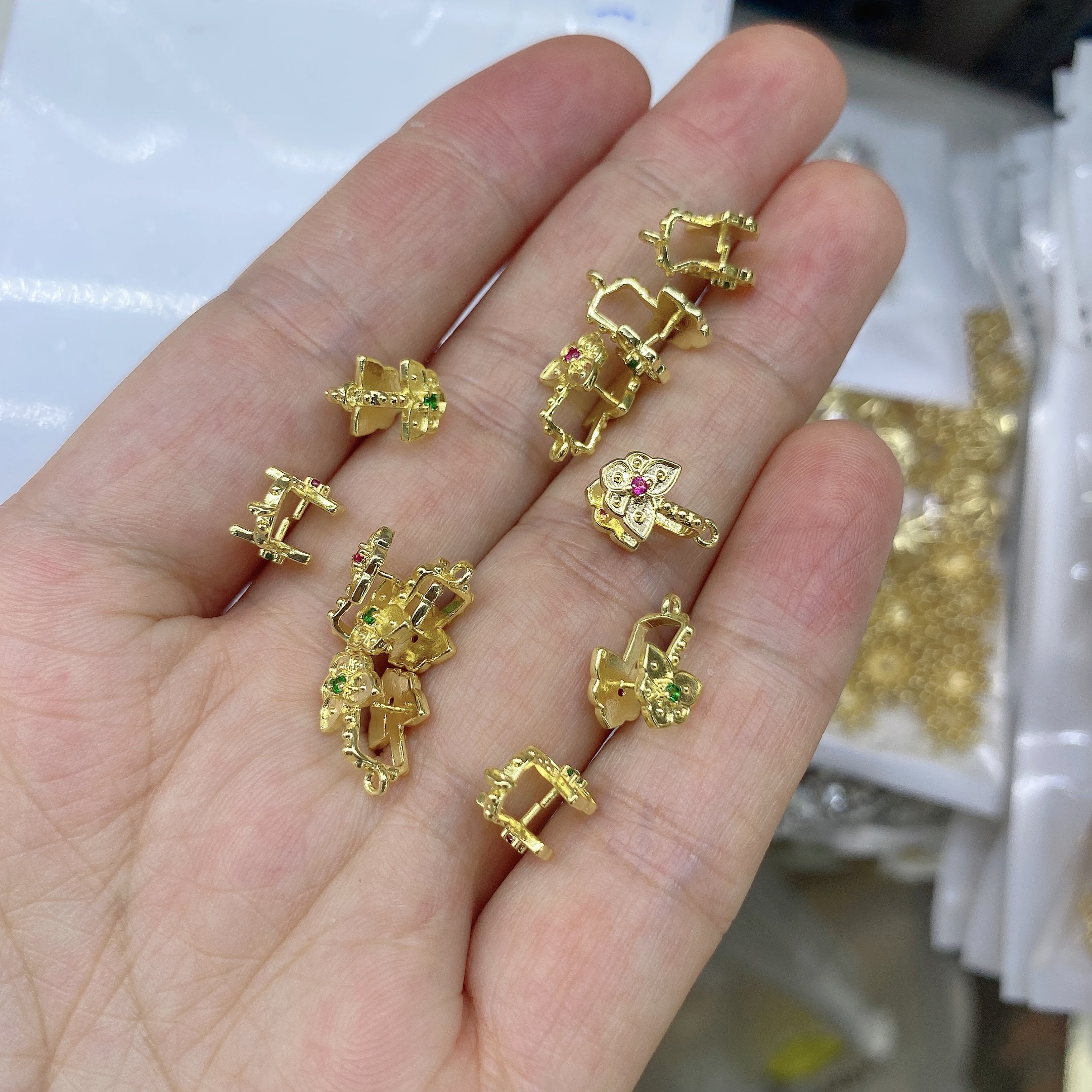 Copper-plated real gold high color retention melon seed buckle butterfly style 7.5×13mm