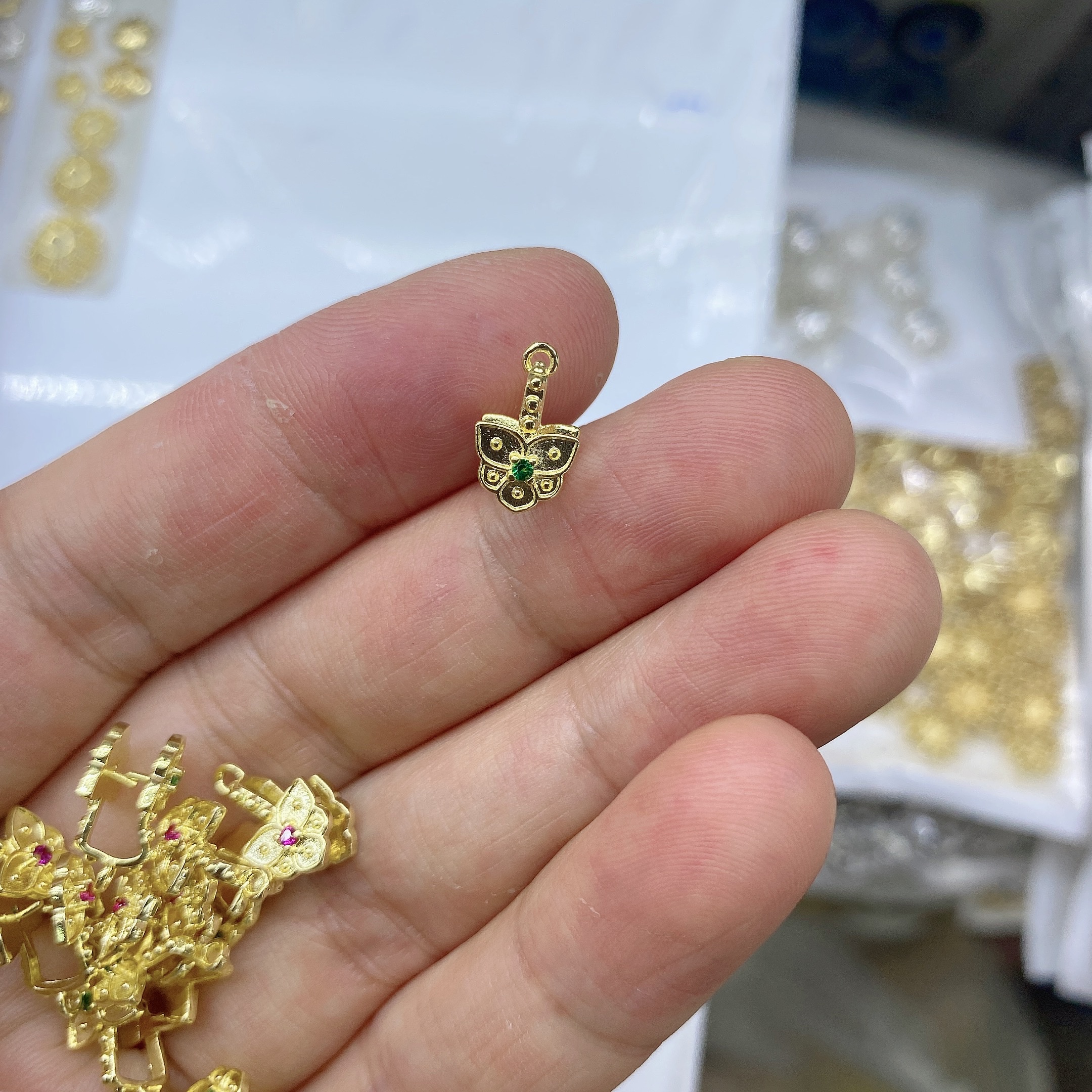 Copper-plated real gold high color retention melon seed buckle butterfly style 7.5×13mm detail image 2