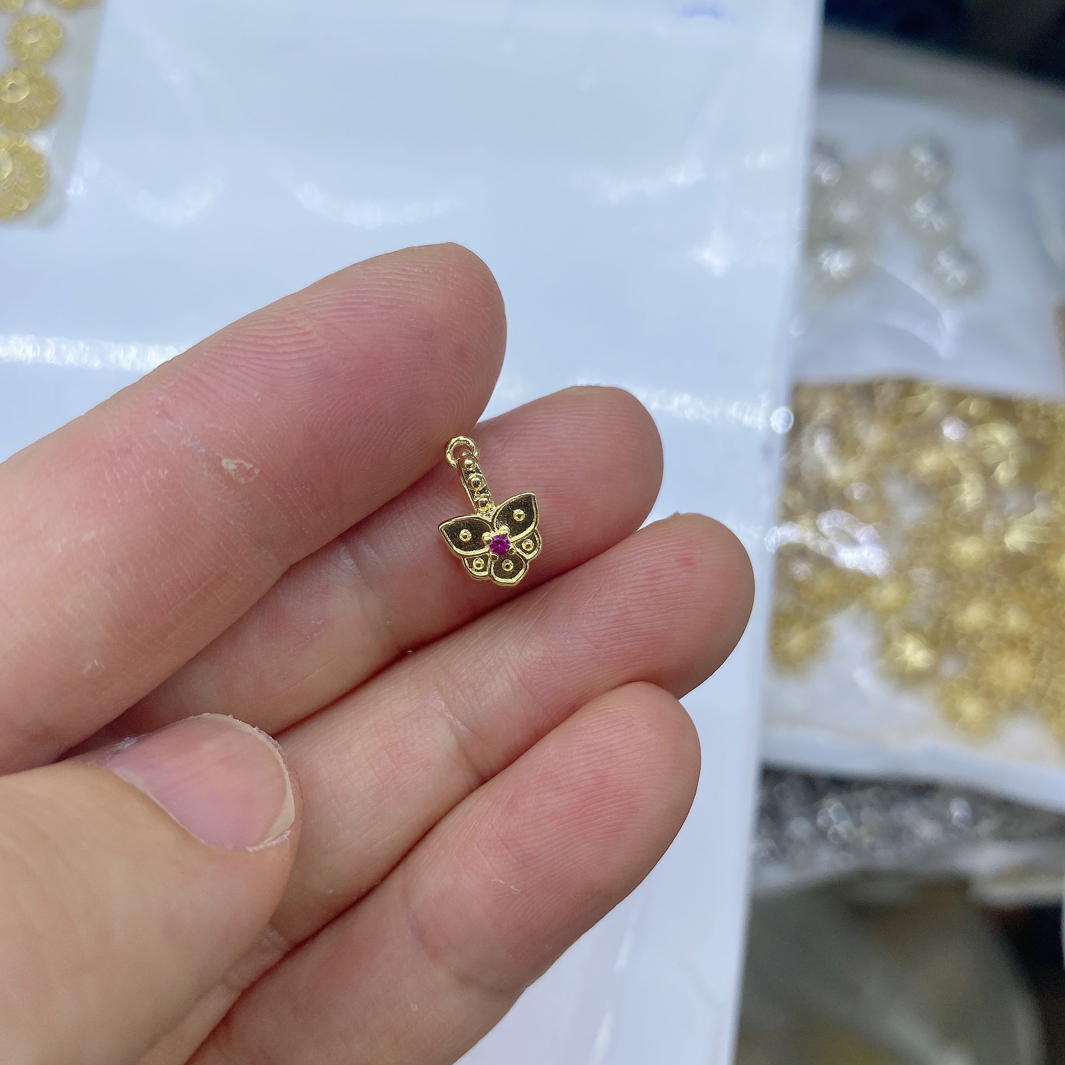 Copper-plated real gold high color retention melon seed buckle butterfly style 7.5×13mm detail image 4