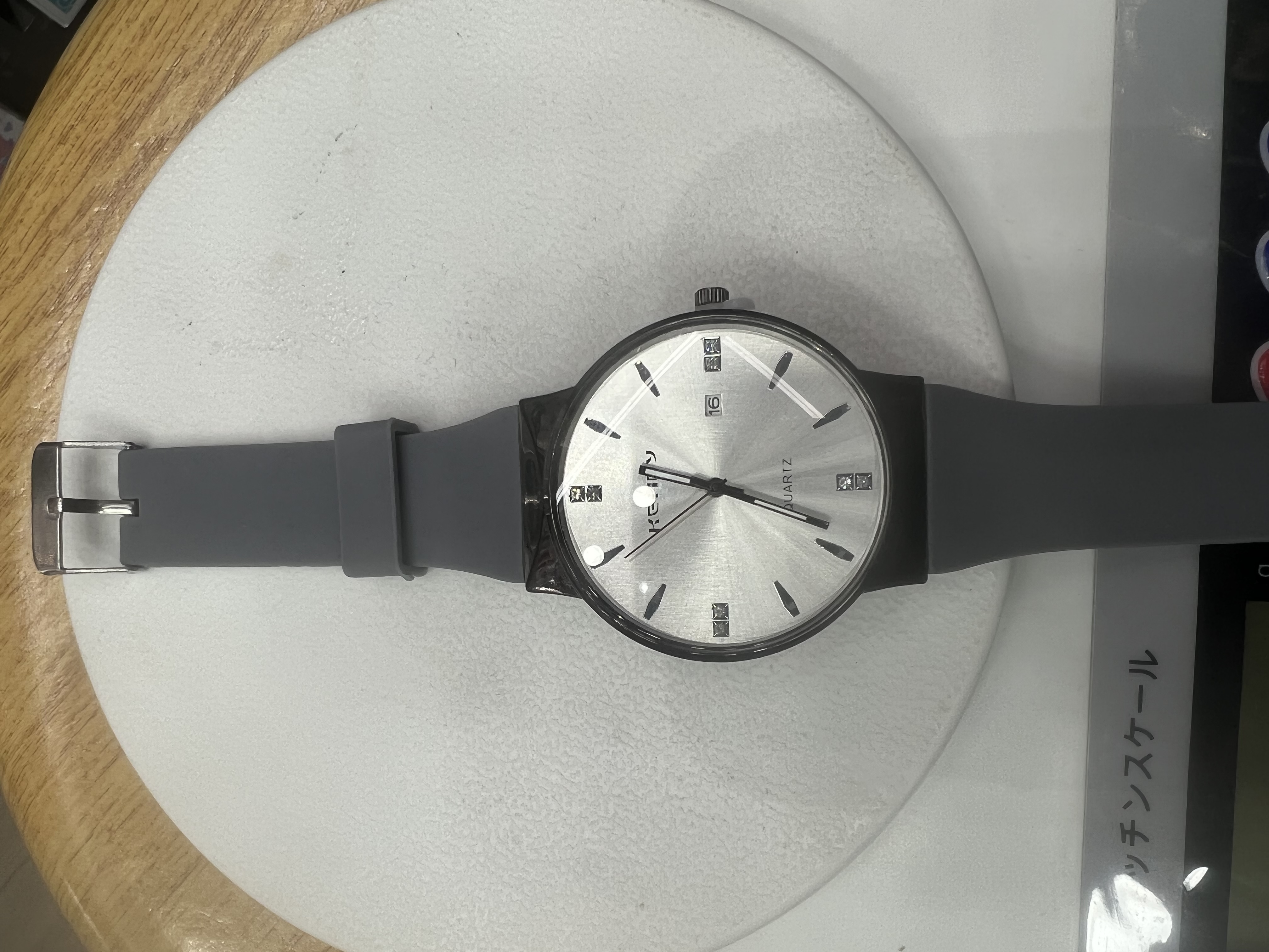 树脂硅胶手表带日历简约款灰色表带生活防水石英男表