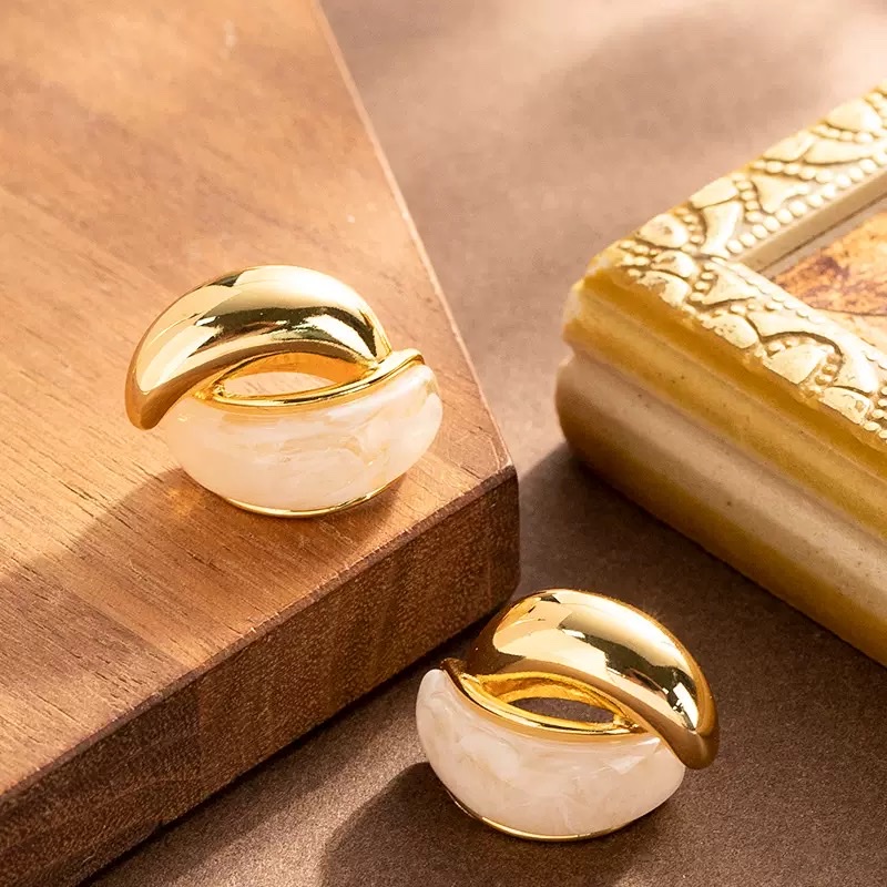 European and American cross-border bestsellers, fashionable and simple, color-blocking, personalized geometric stud earrings, women's high-end and elegant, versatile earrings