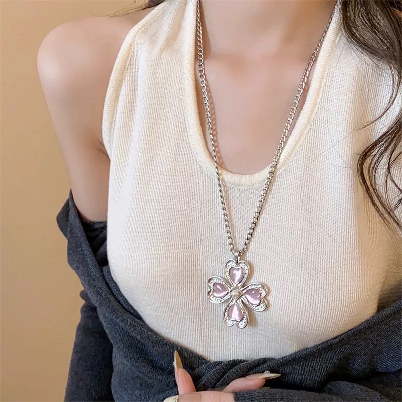 Titanium steel non-fading large necklace, Cuban chain, cross flower pendant accessory, fashionable, simple and versatile women's fashionable sweater chain necklace Application Scenario