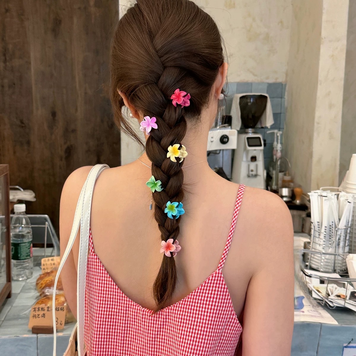 mini small fryer flower clipper, colorful flower braid claw, broken hair bangs clipper, edge clipper, hair accessory Application Scenario