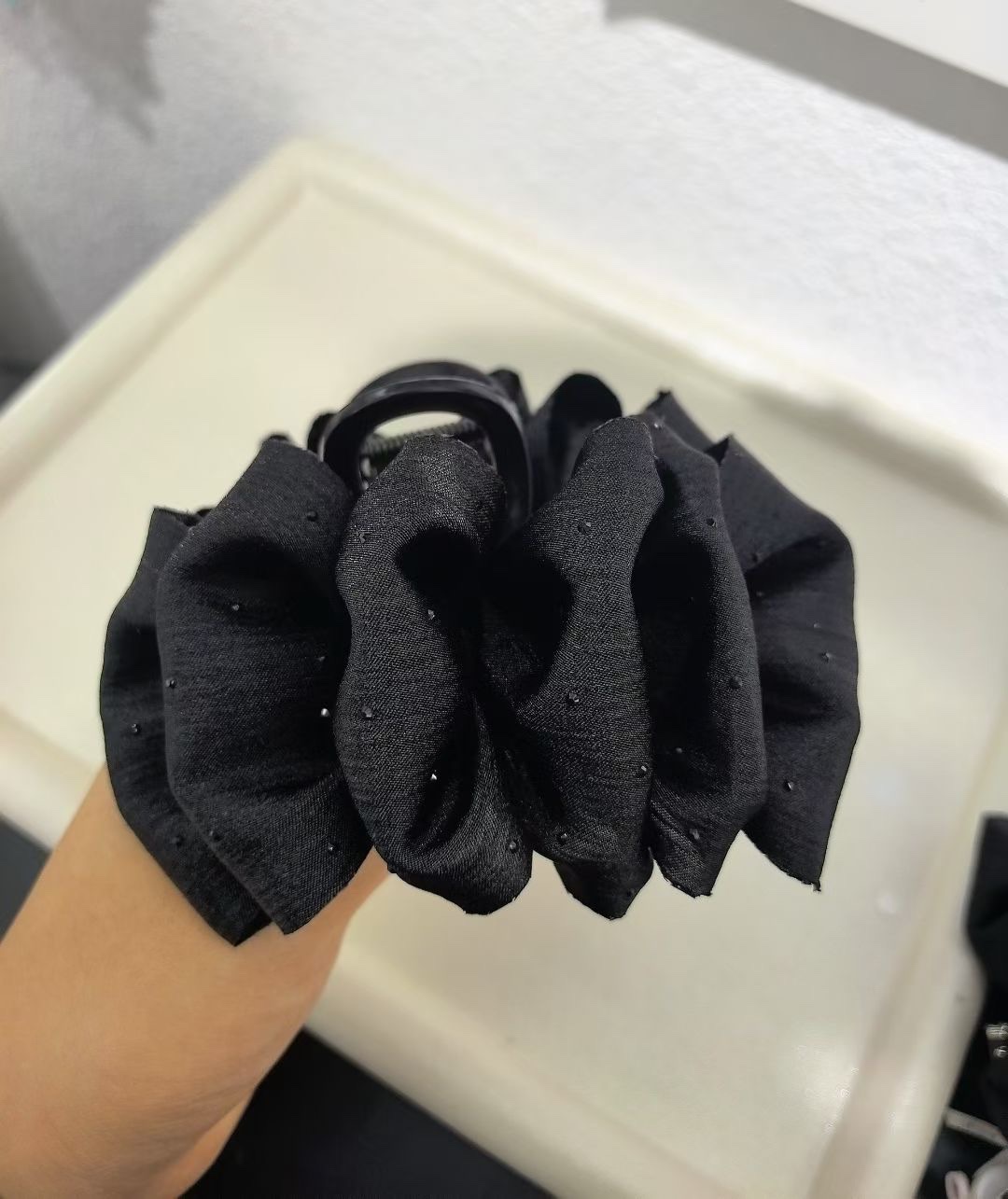 Recommended popular and trendy items from Langli Accessories: Trendy, fashionable, individualistic, casual, sand, butterfly, diamond chain gripper